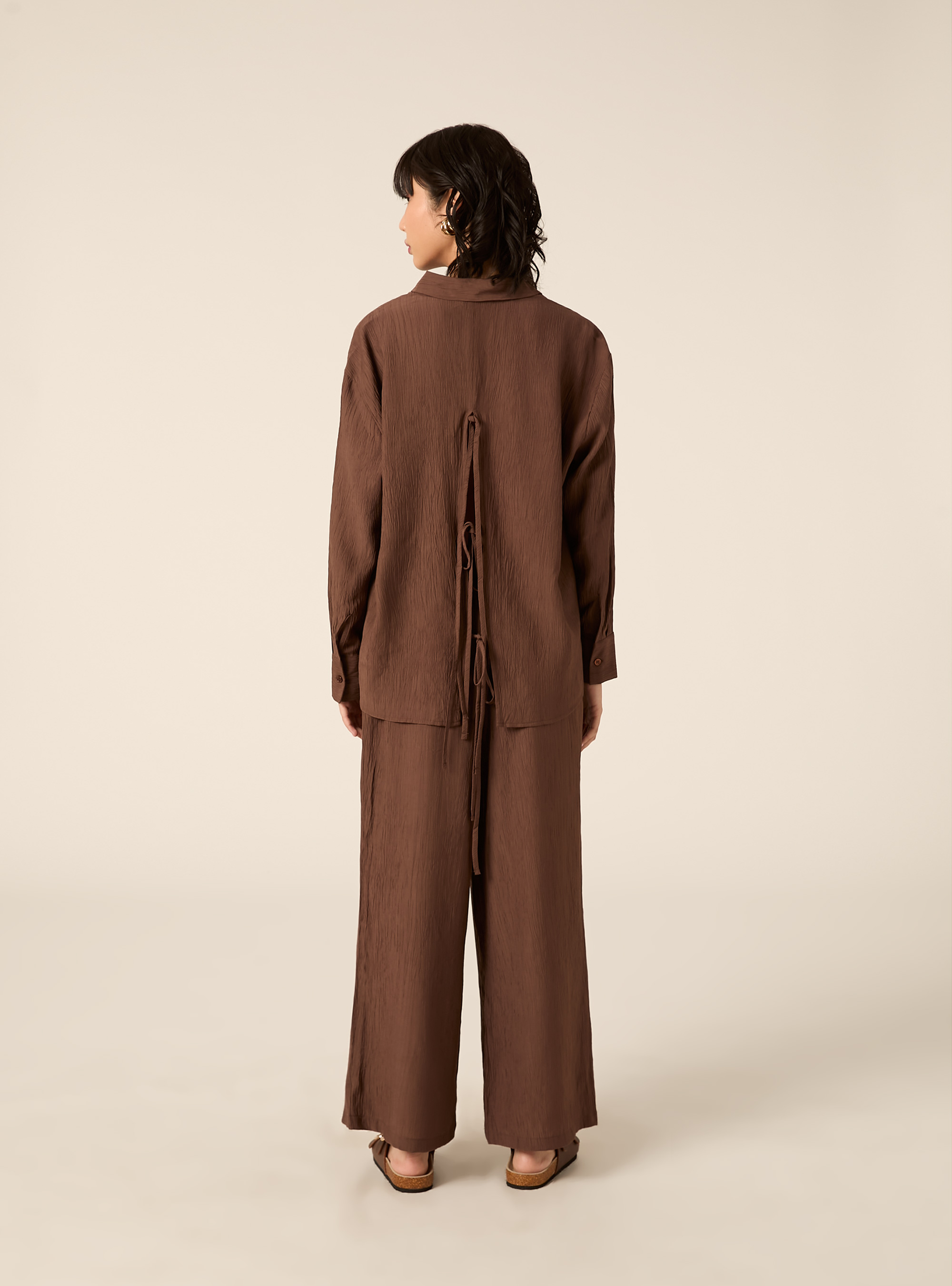 Camicia in crepe con lacci sul dietro, MARRONE MEDIO