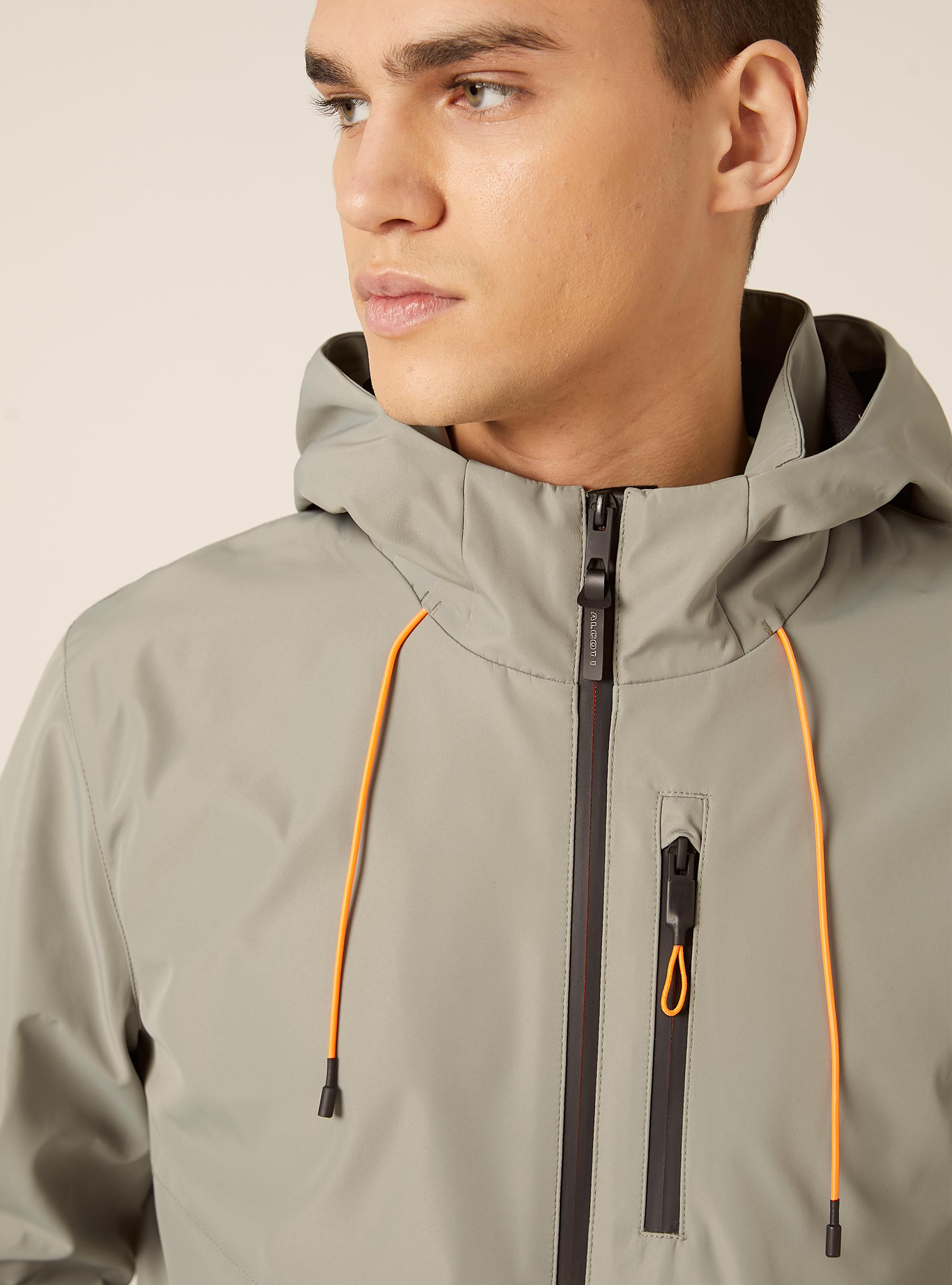 Winddichte Bomberjacke mit Kapuze, SG3 SAGE LIGHT