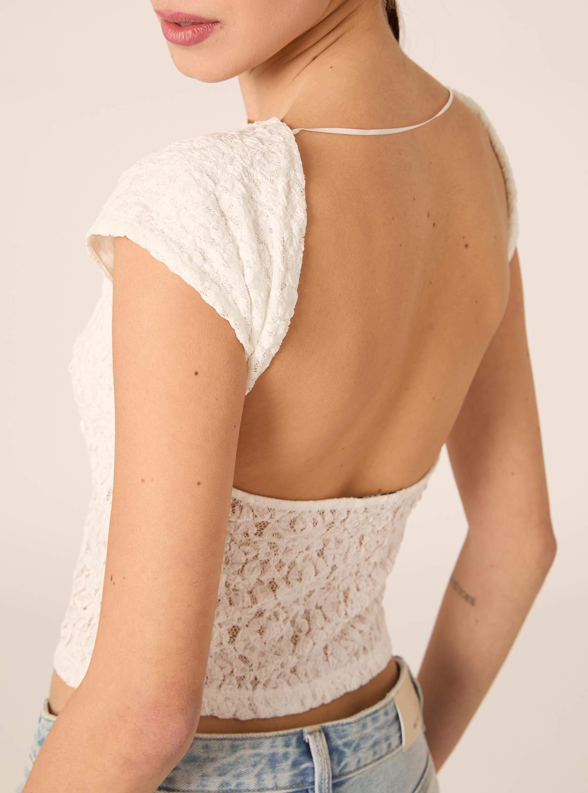 Lace T-shirt with open back, WH3 WHITE