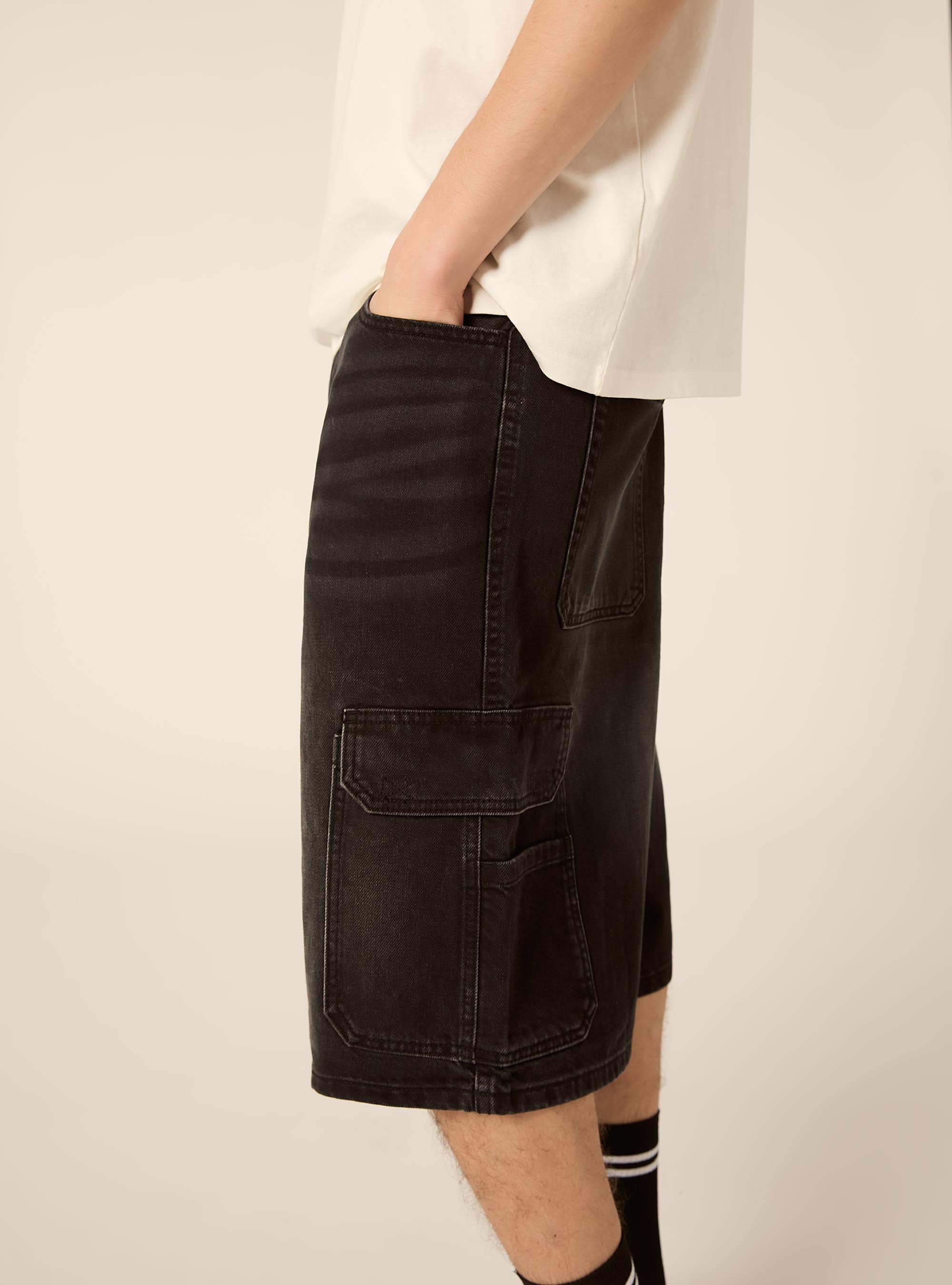 Bermuda cargo in denim, D000 BLACK