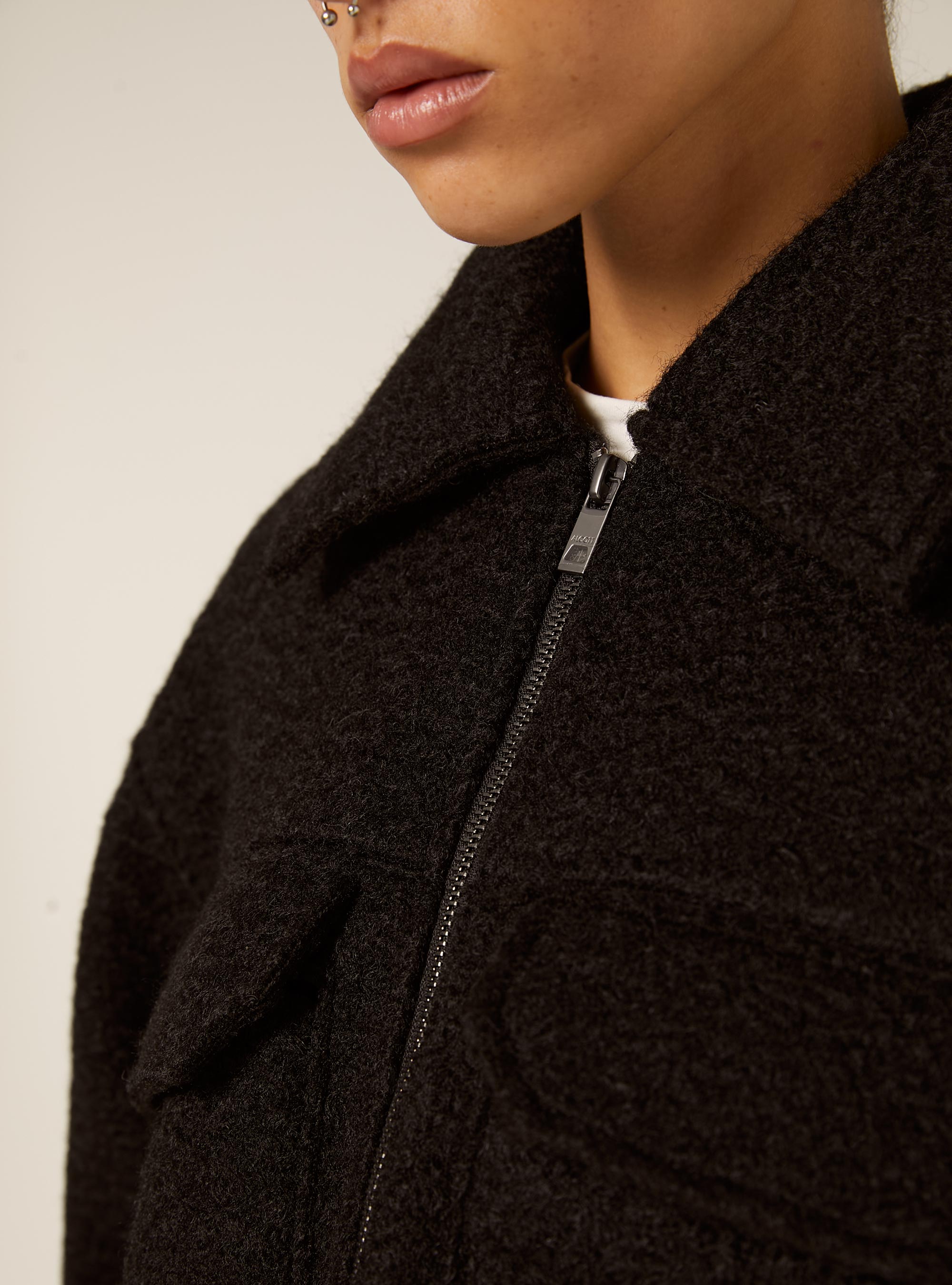 Veste boucl&eacute;e &agrave; grandes poches, BK1 BLACK