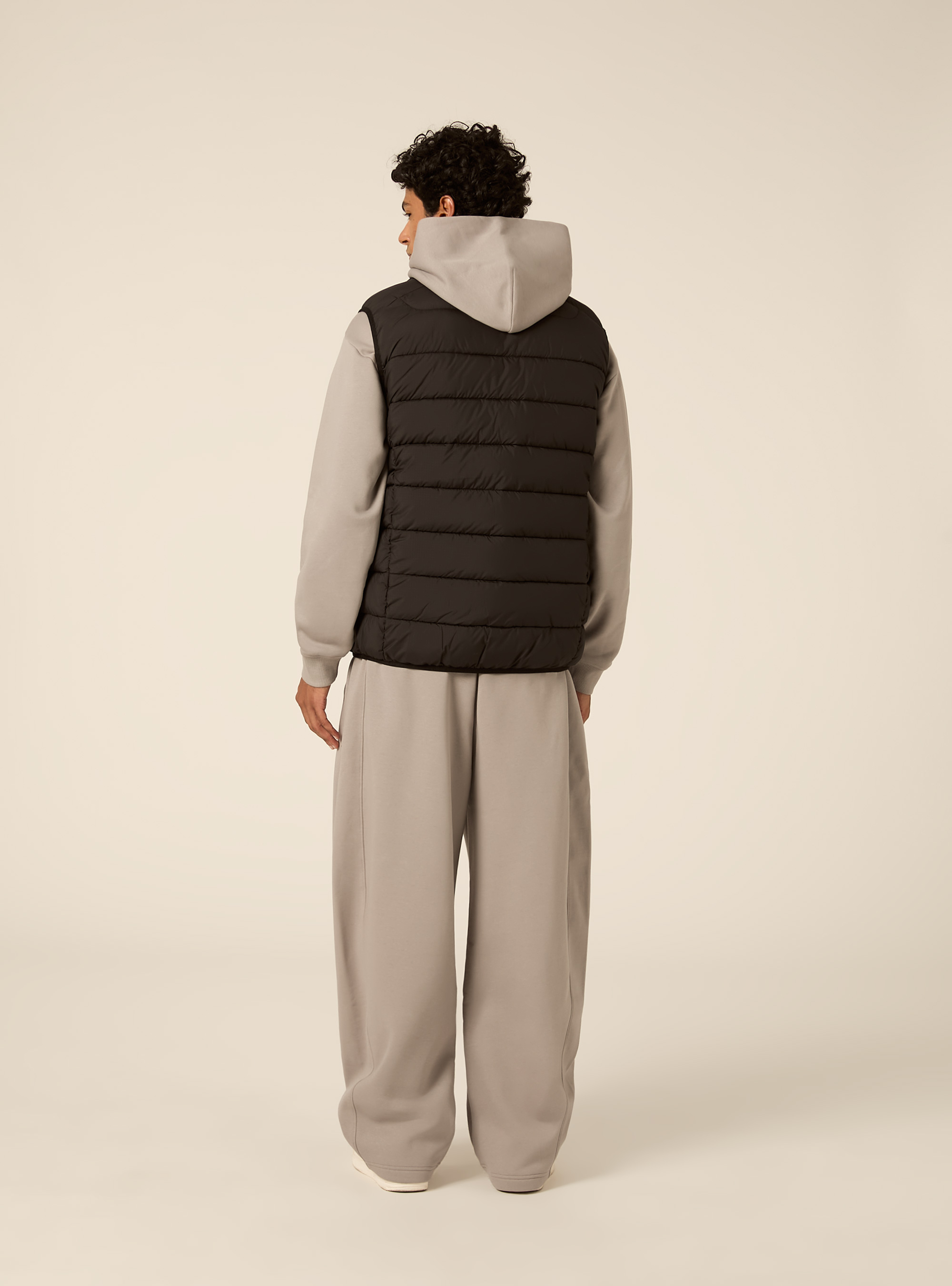 Basic solid padded gilet with patch, BK1 BLACK