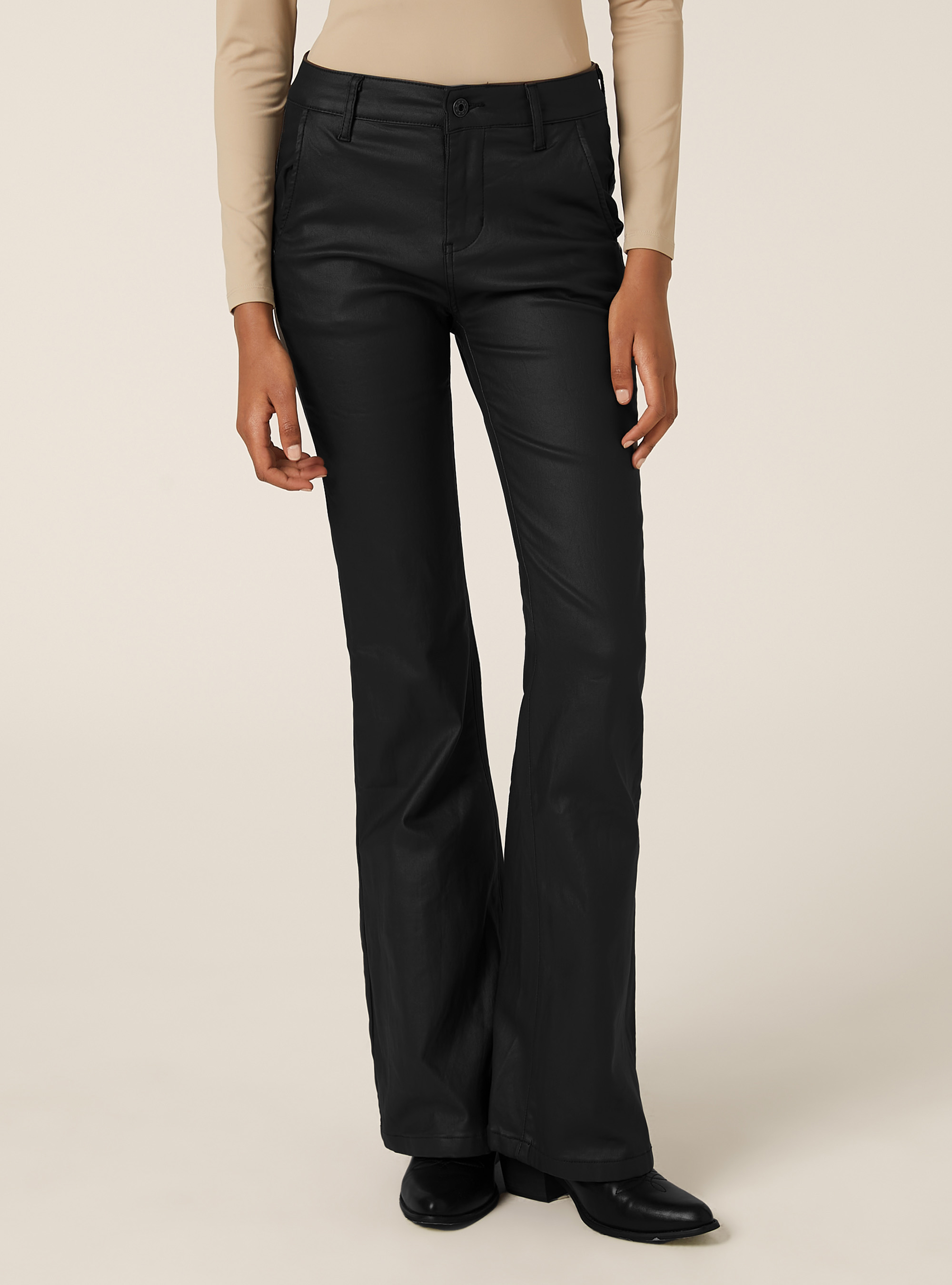 Pantalon &eacute;vas&eacute; effet cuir, BK1 BLACK
