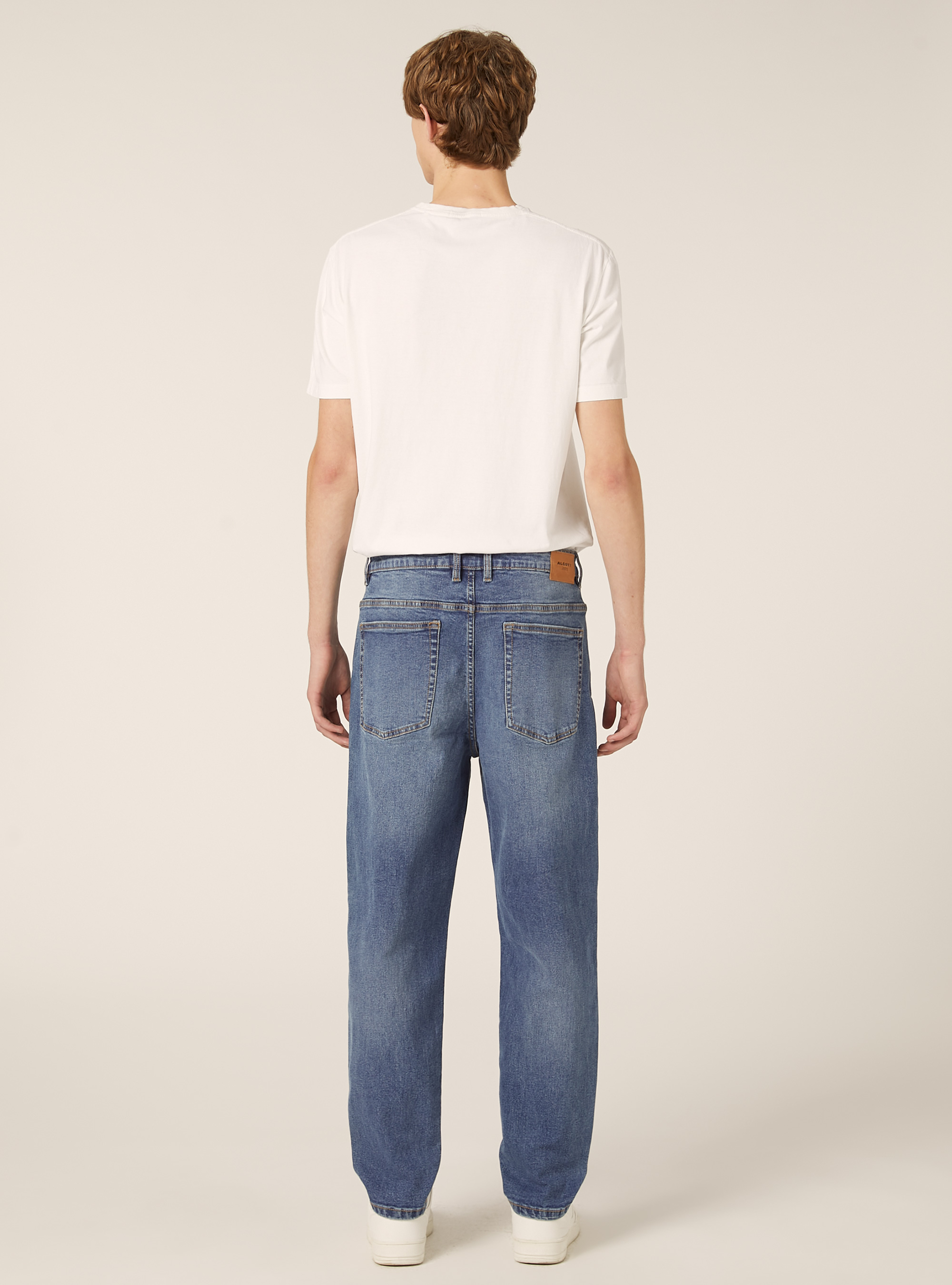 Jeans coupe d&eacute;contract&eacute;e, D002 MEDIUM DARK BLUE