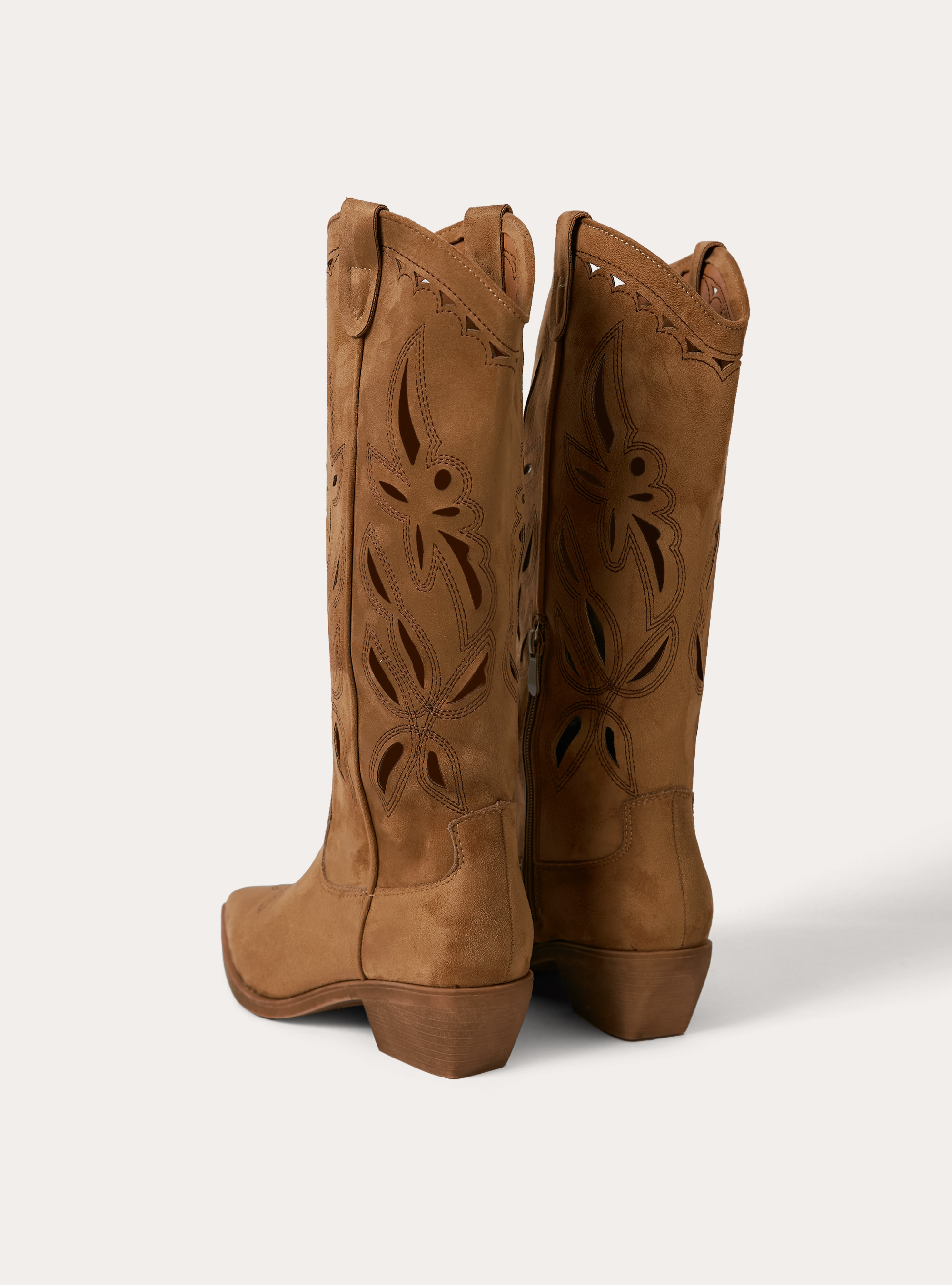 Botas camperas con efecto ante perforado, BG2 BEIGE MEDIUM