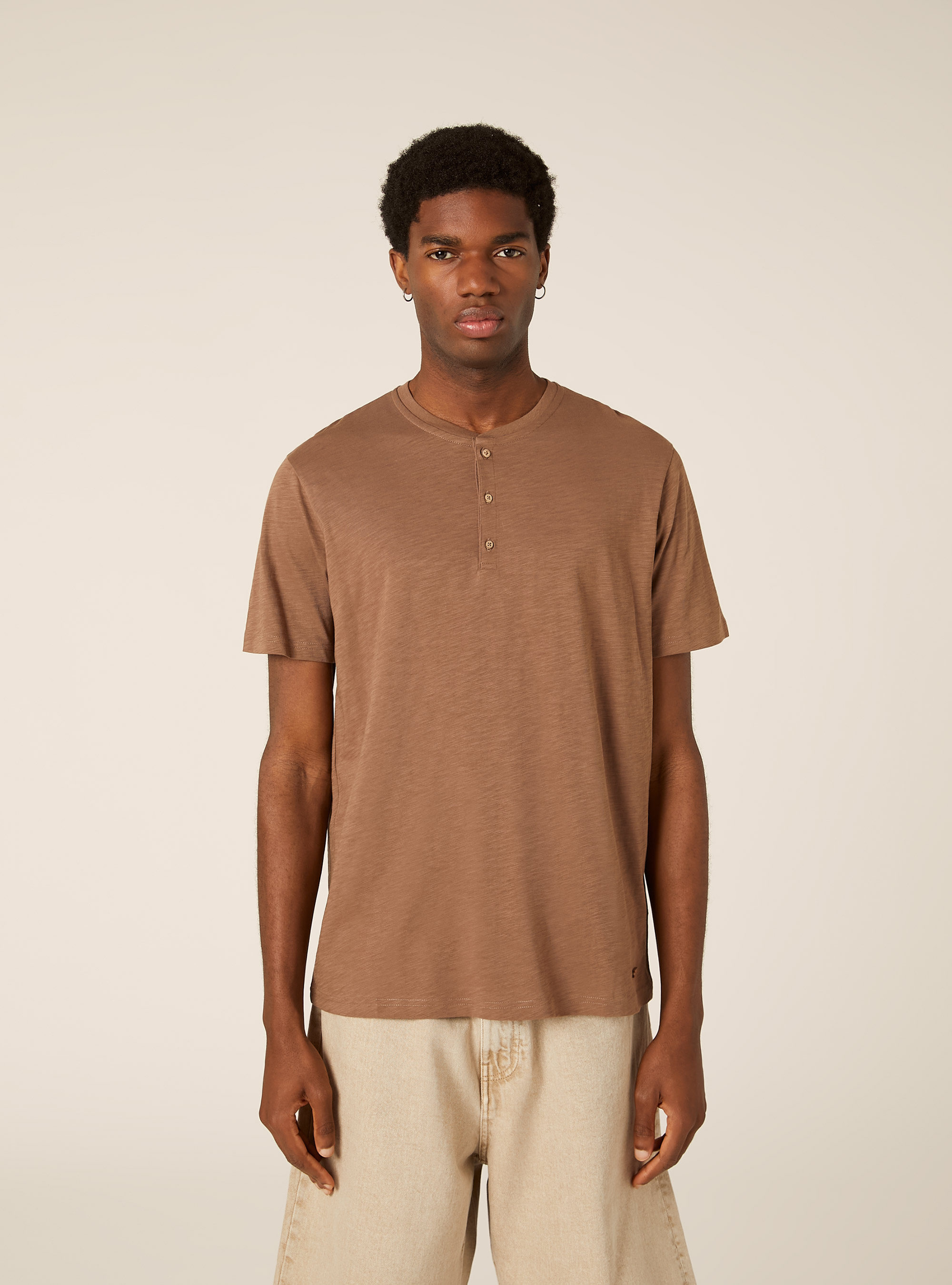 Camiseta de Cuello Panadero de Algod&oacute;n, BR2 BROWN MEDIUM
