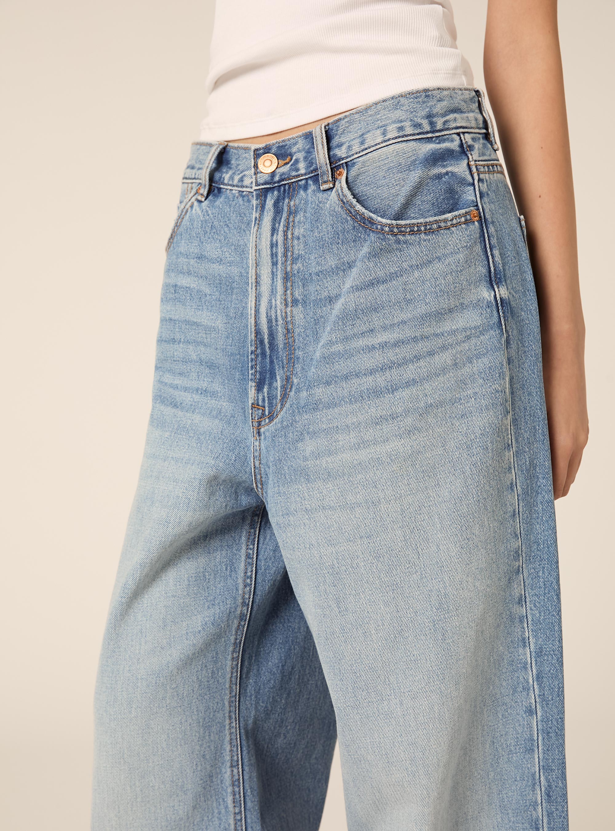 Mid-rise wide-leg jeans, D003 MEDIUM BLUE