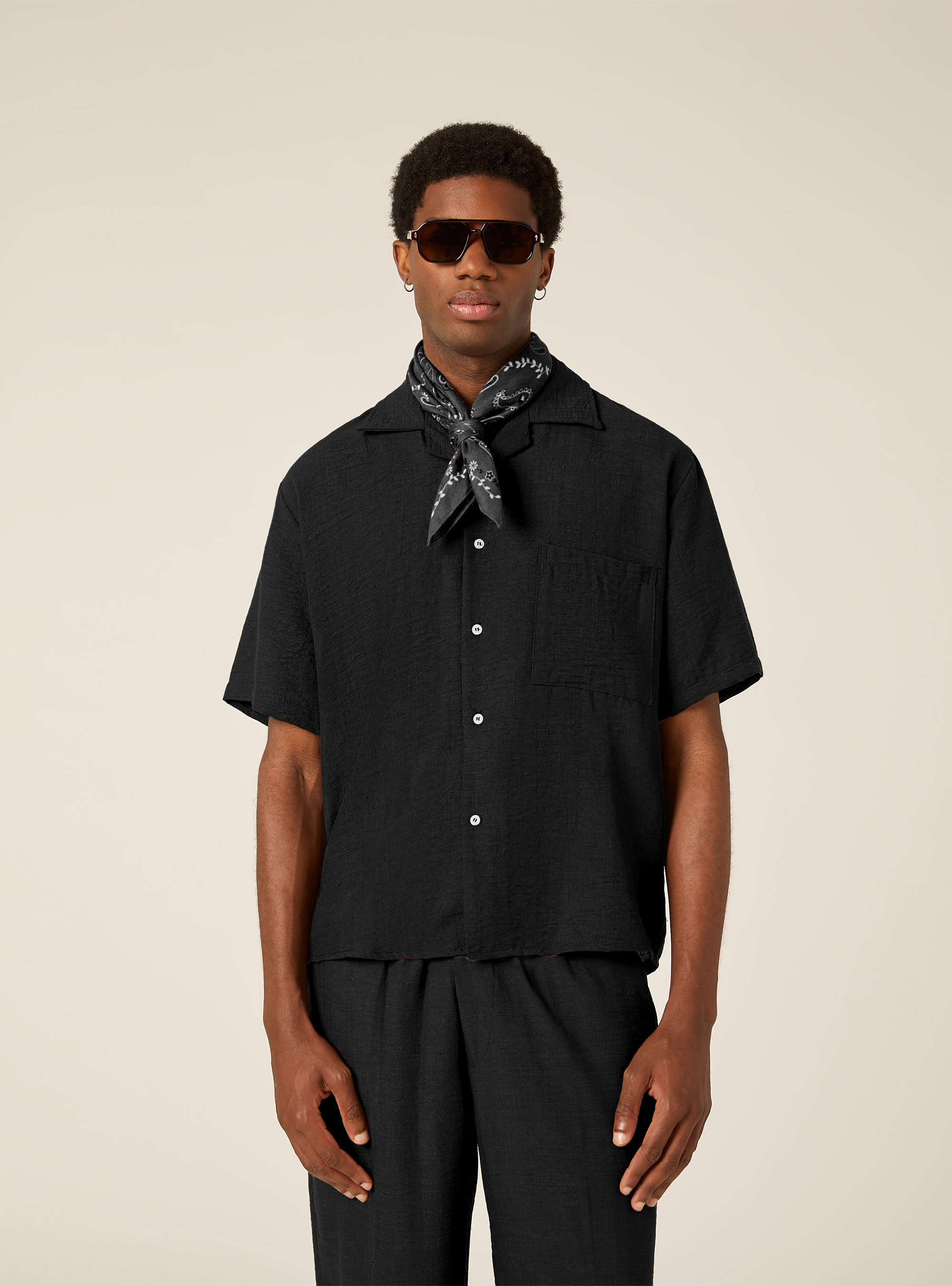 Kurzarmhemd aus Flammgarn-Gewebe, BK1 BLACK