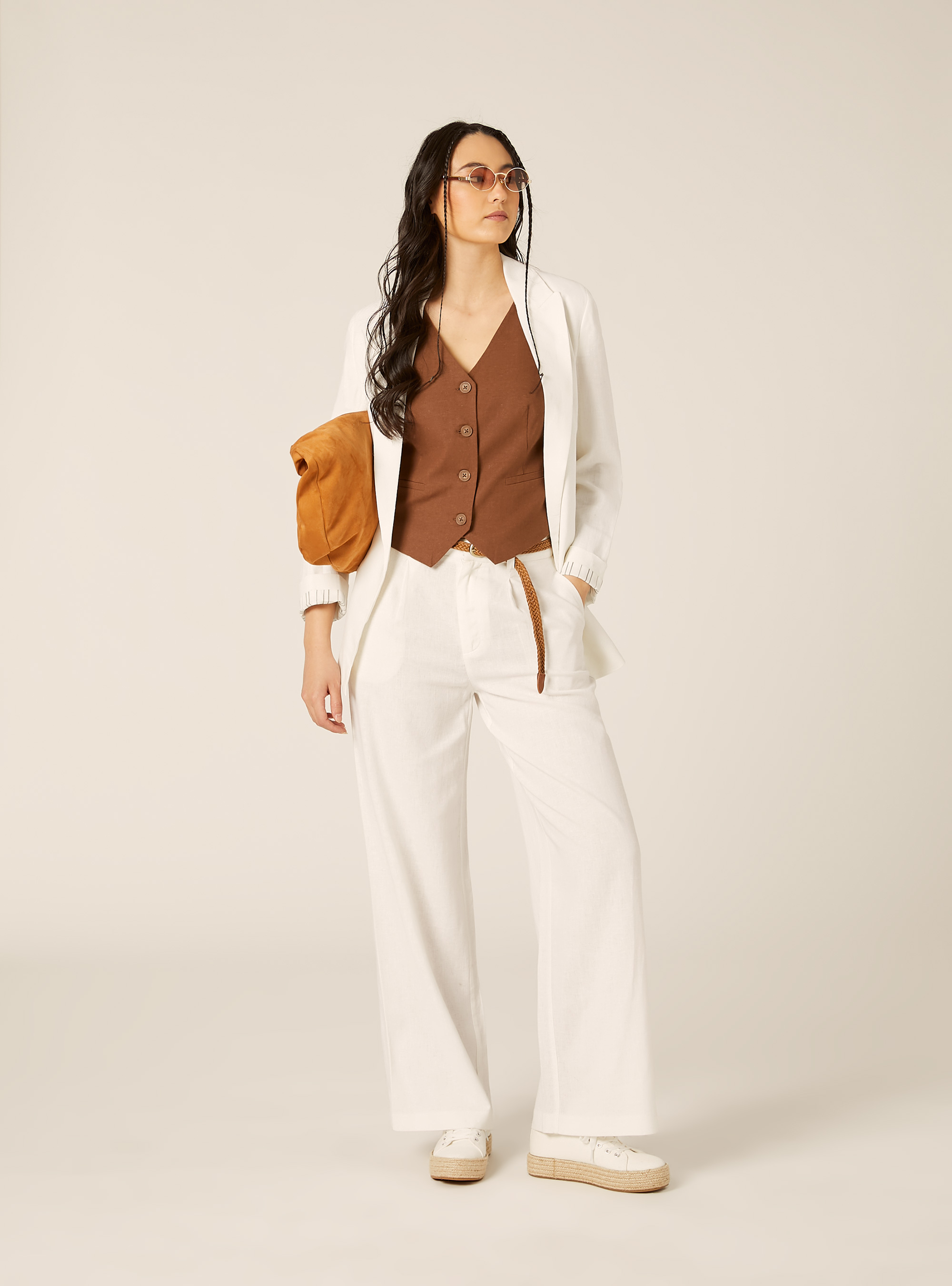 Pantalones en mezcla de lino con cintur&oacute;n, WH2 WHITE