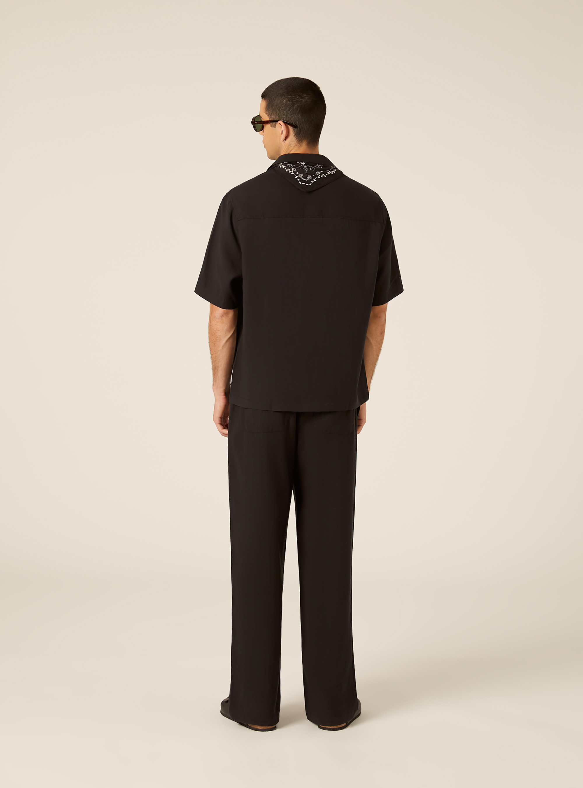 Weich flie&szlig;endes Kurzarmhemd, BK1 BLACK