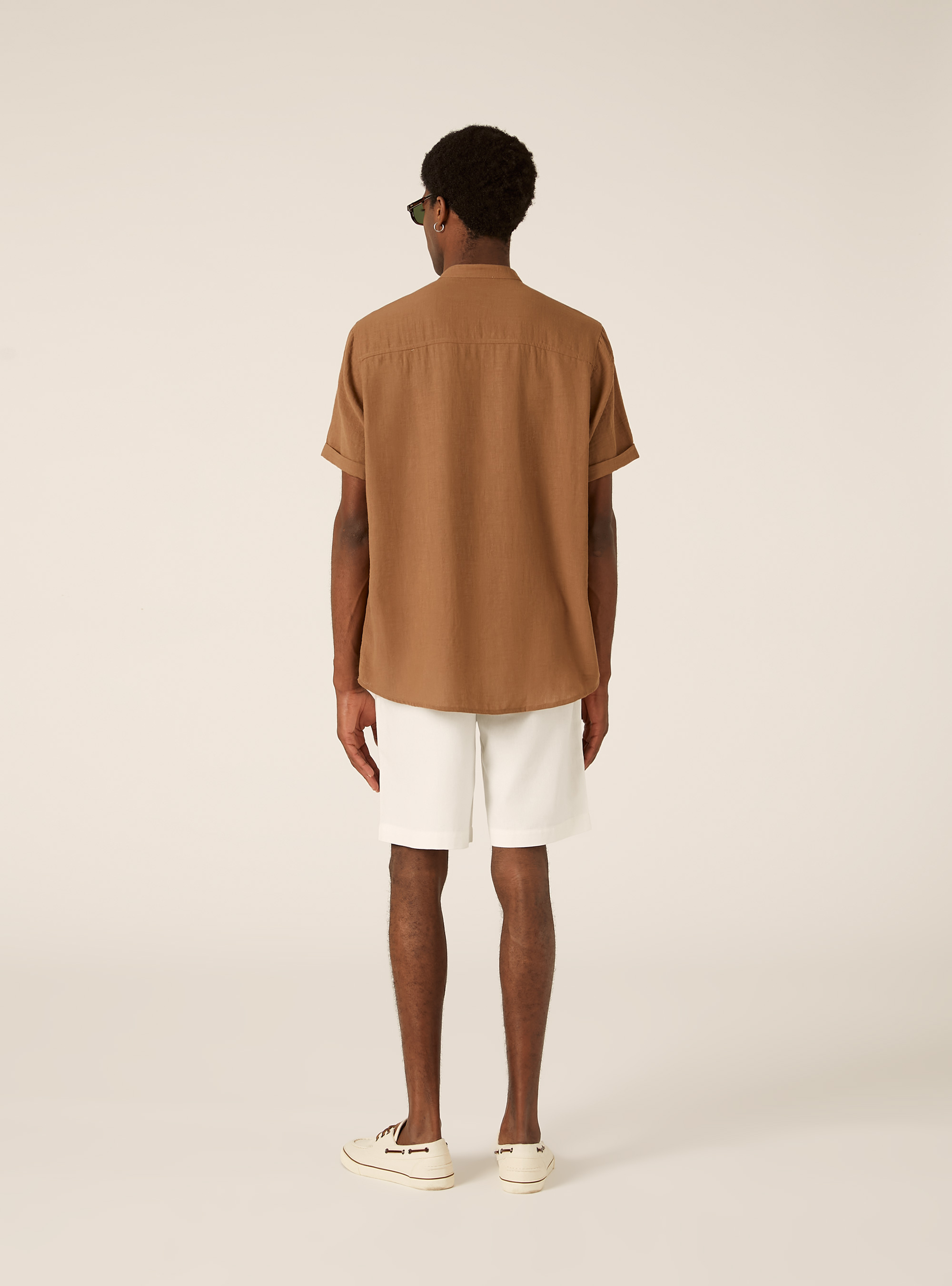 Camisa con cuello coreano, BR2 BROWN MEDIUM