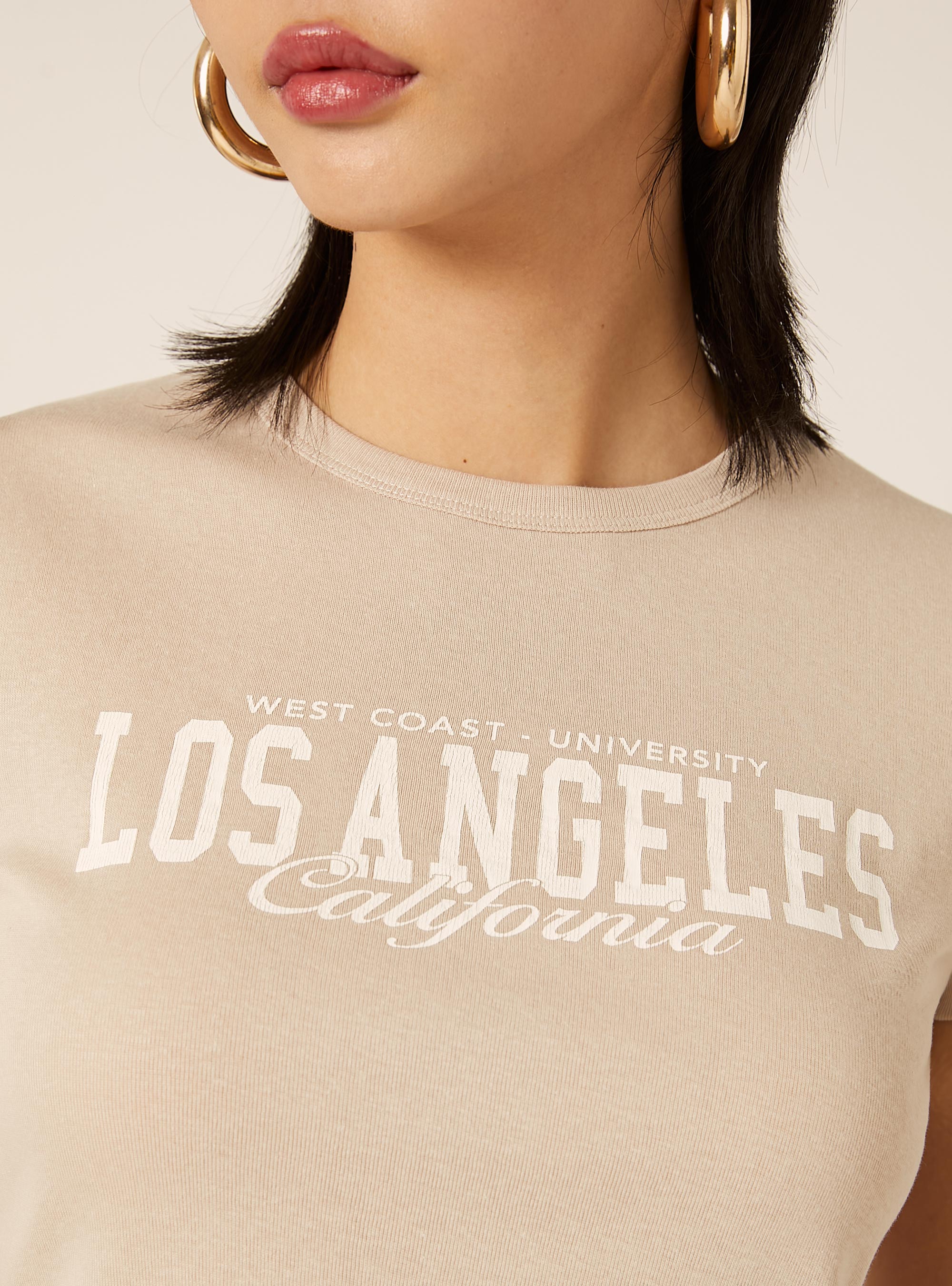 T-Shirt Court Coupe Crop &agrave; Imprim&eacute; Graphique Varsity, BG2 BEIGE MEDIUM