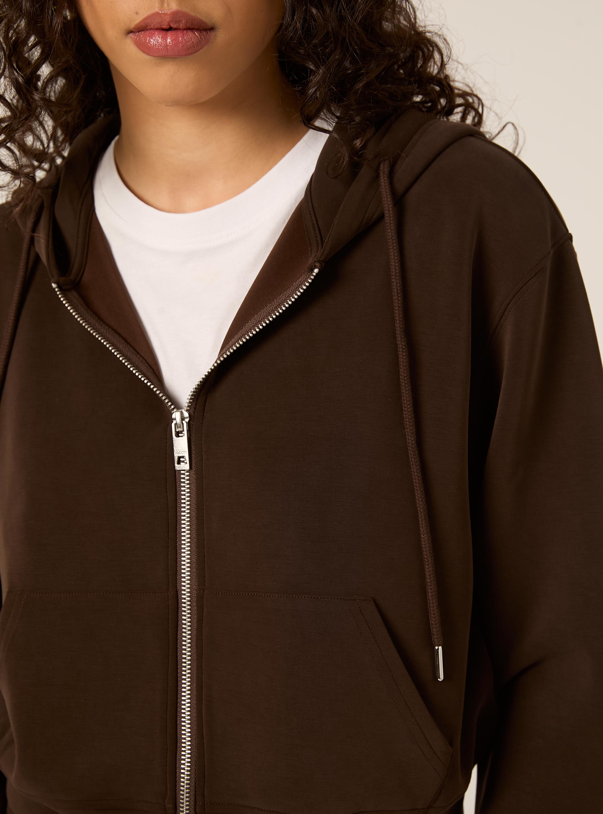 Chaqueta con cremallera y capucha soft touch, BR1 BROWN DARK