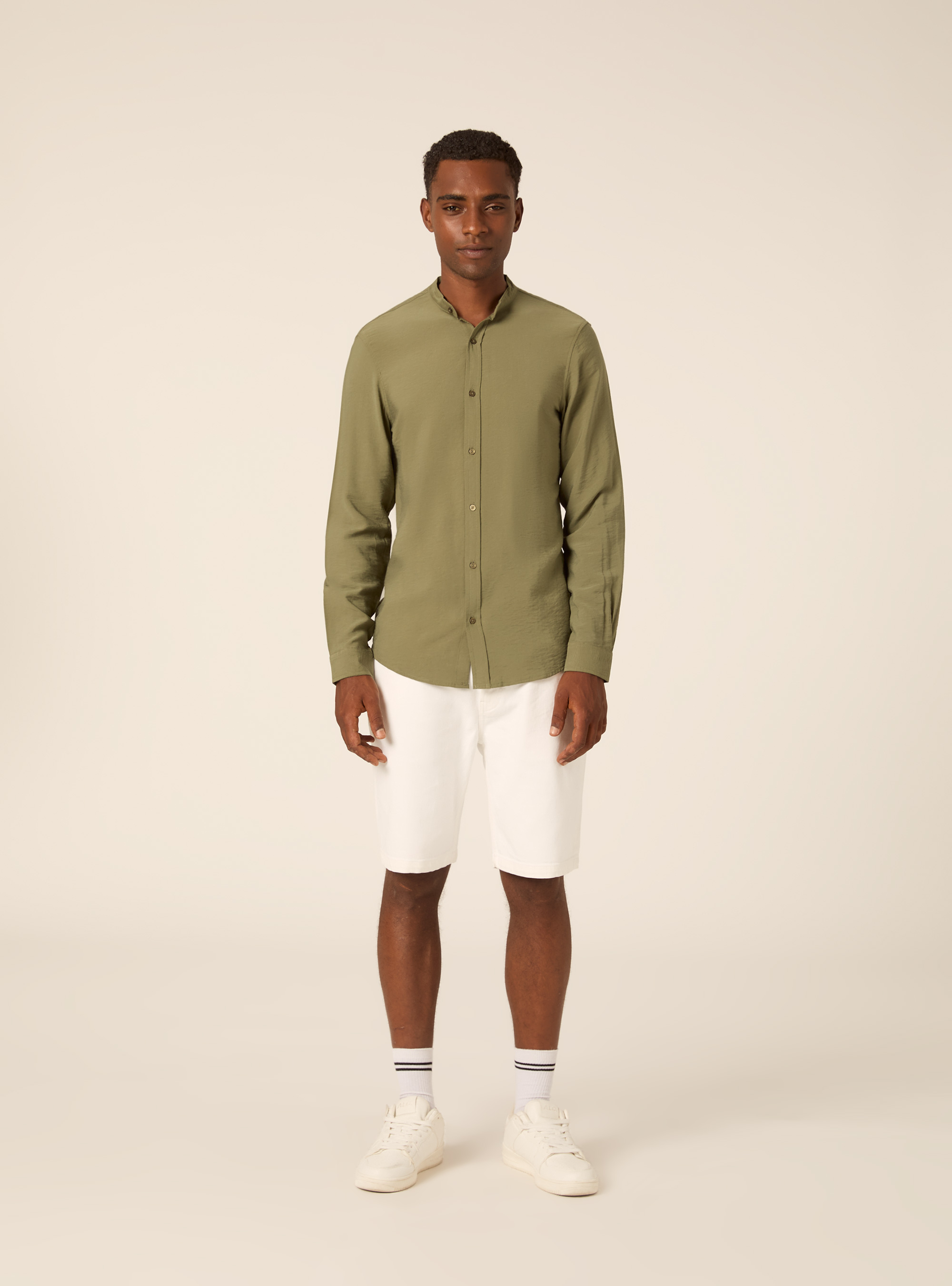 Camisa Regular Fit con Cuello Mao, KY2 KAKY MEDIUM