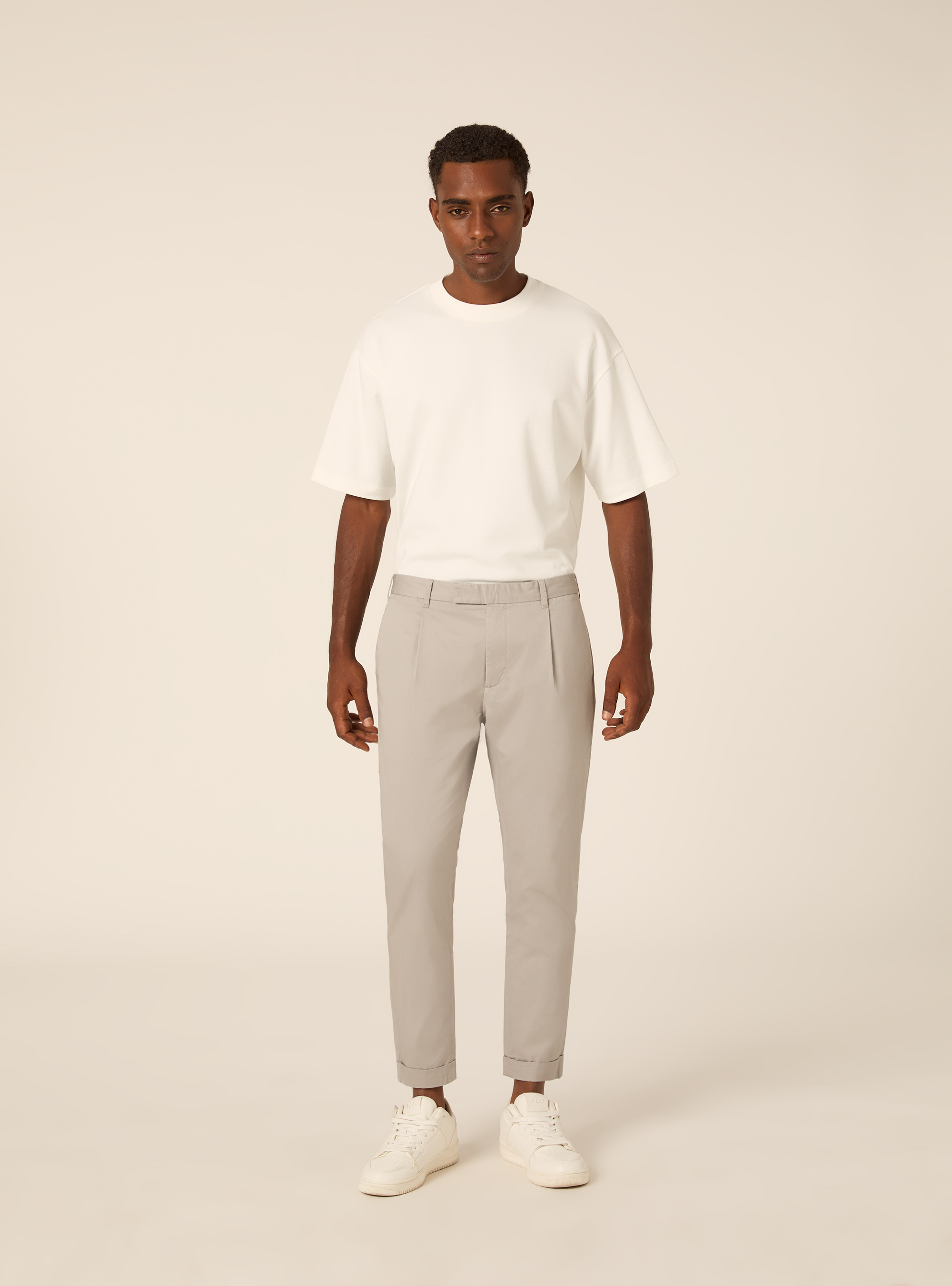 Verk&uuml;rzte Slim-Fit-Chnohose mit Bundfalten, GY3 GREY LIGHT