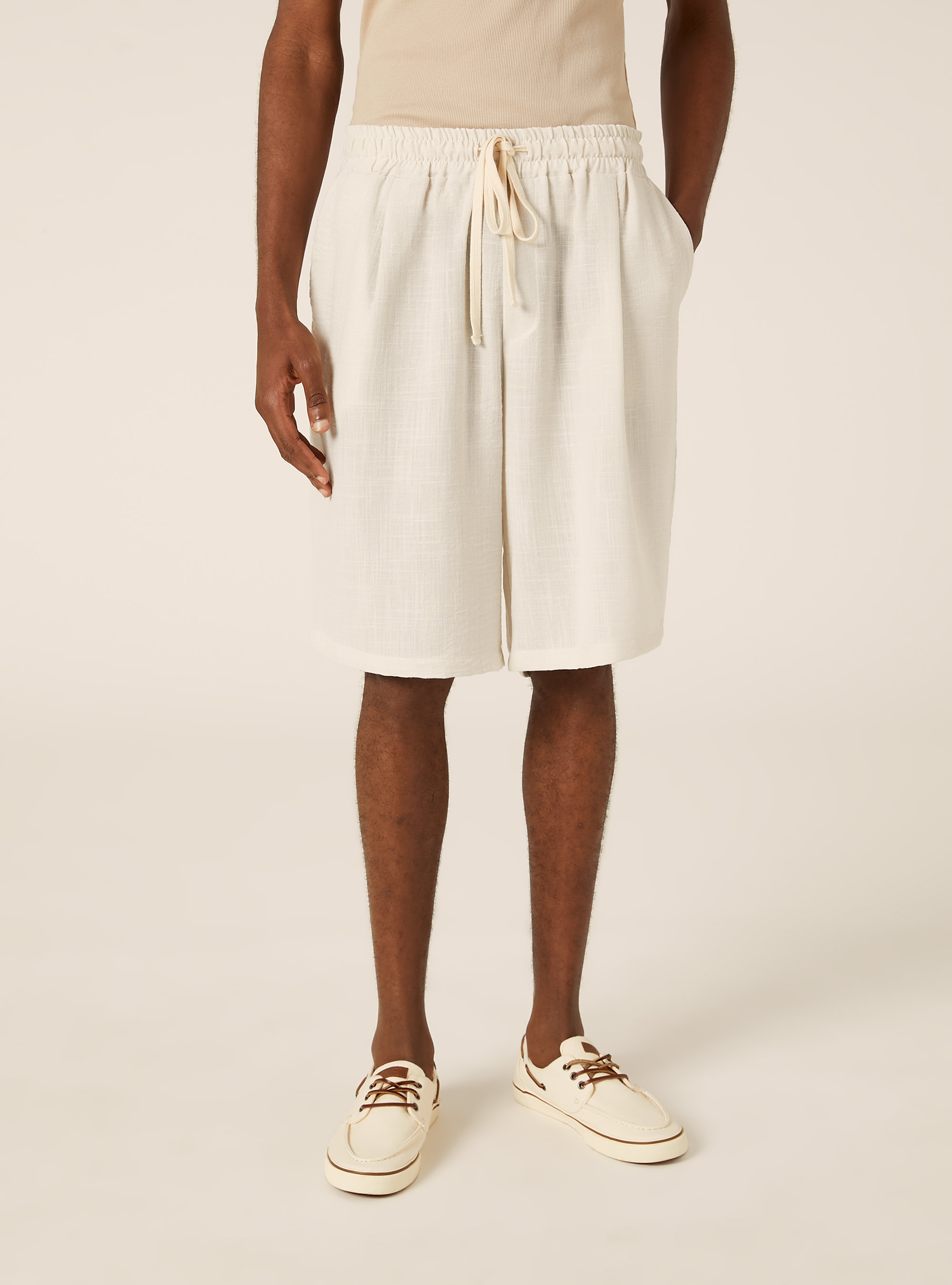 Slub Fabric Bermuda Shorts, WH1 OFF WHITE