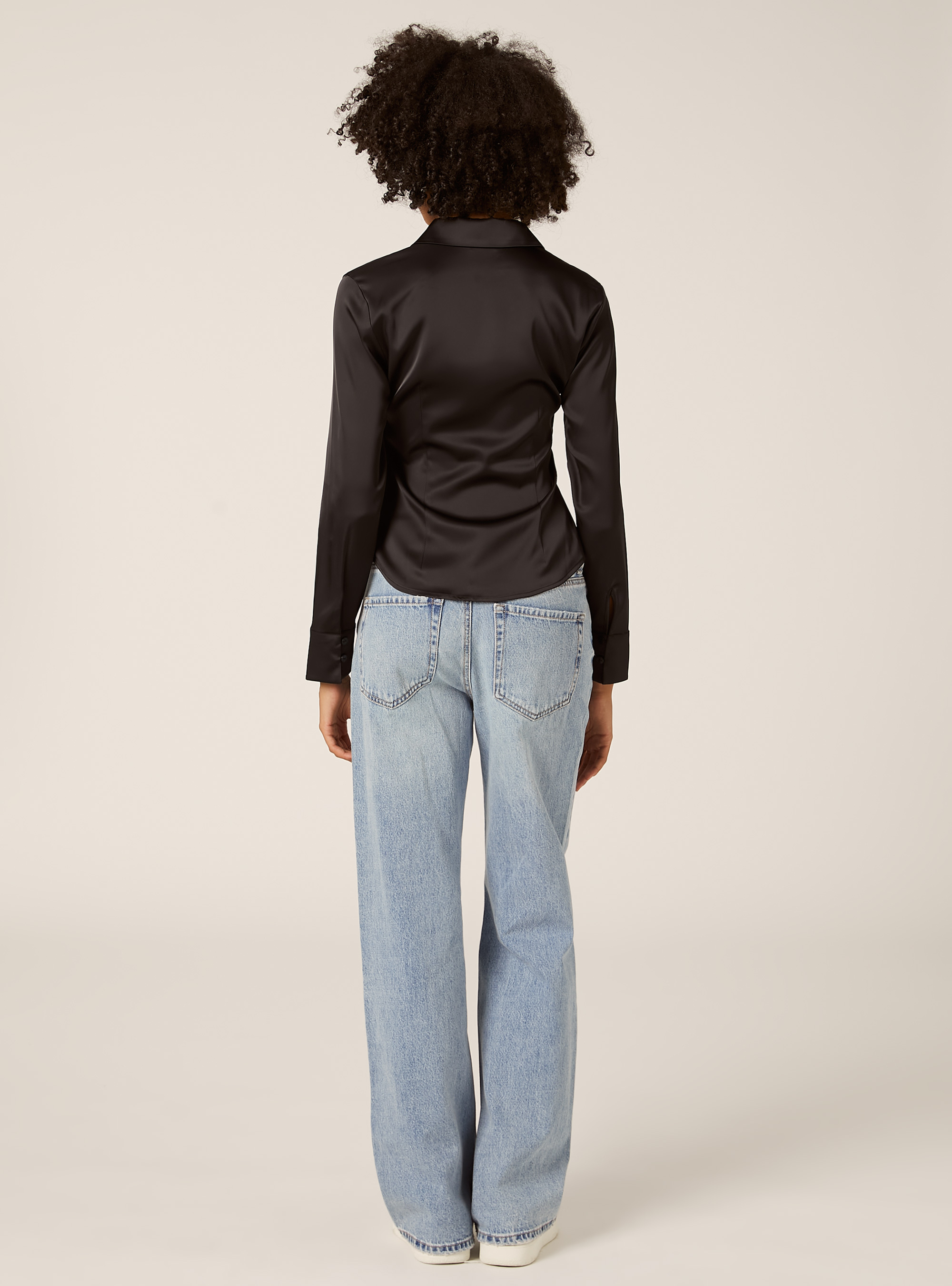 Chemise ajust&eacute;e en satin, BK1 BLACK