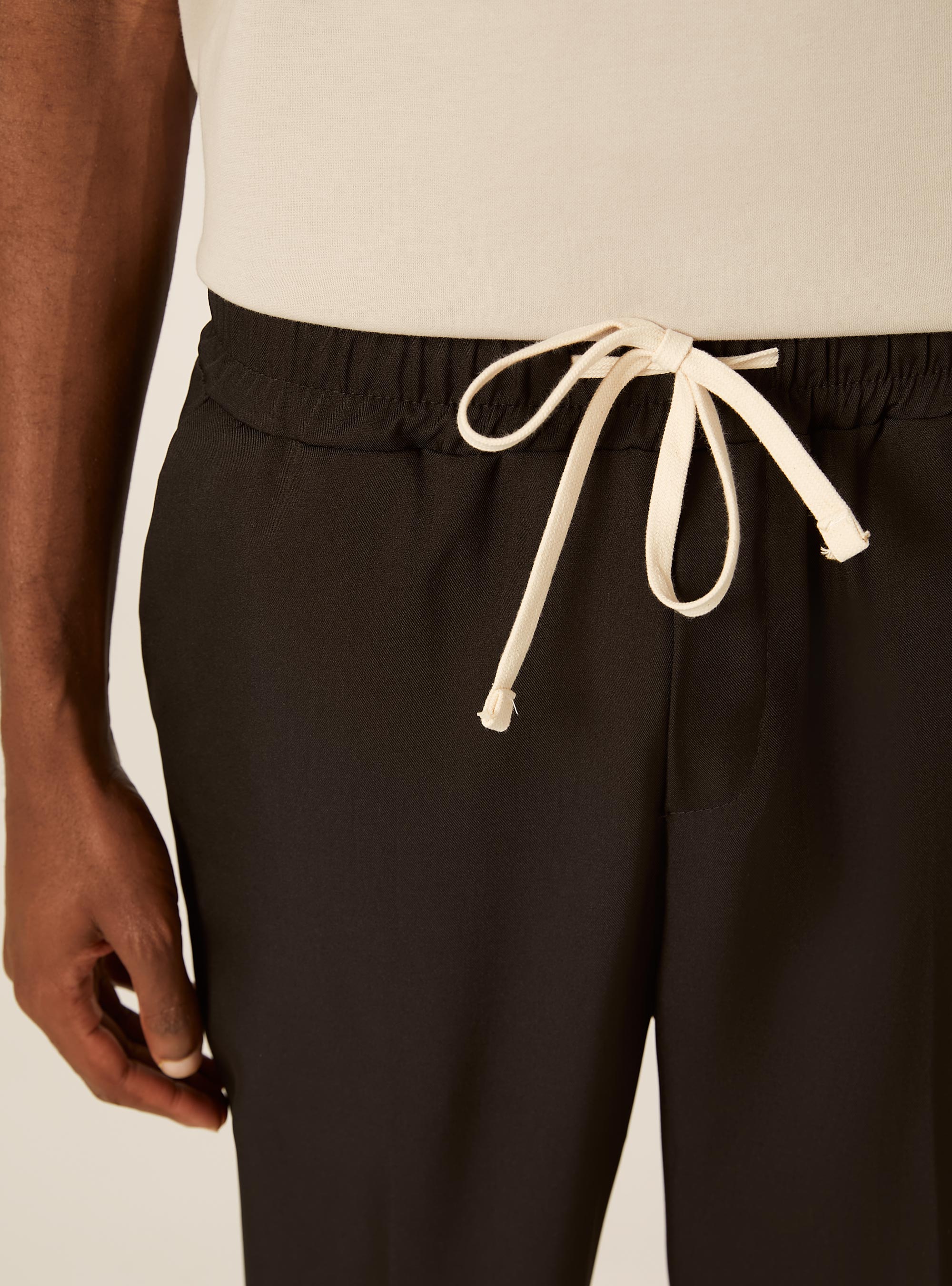 Pantal&oacute;n Jogger Sartorial, BK1 BLACK