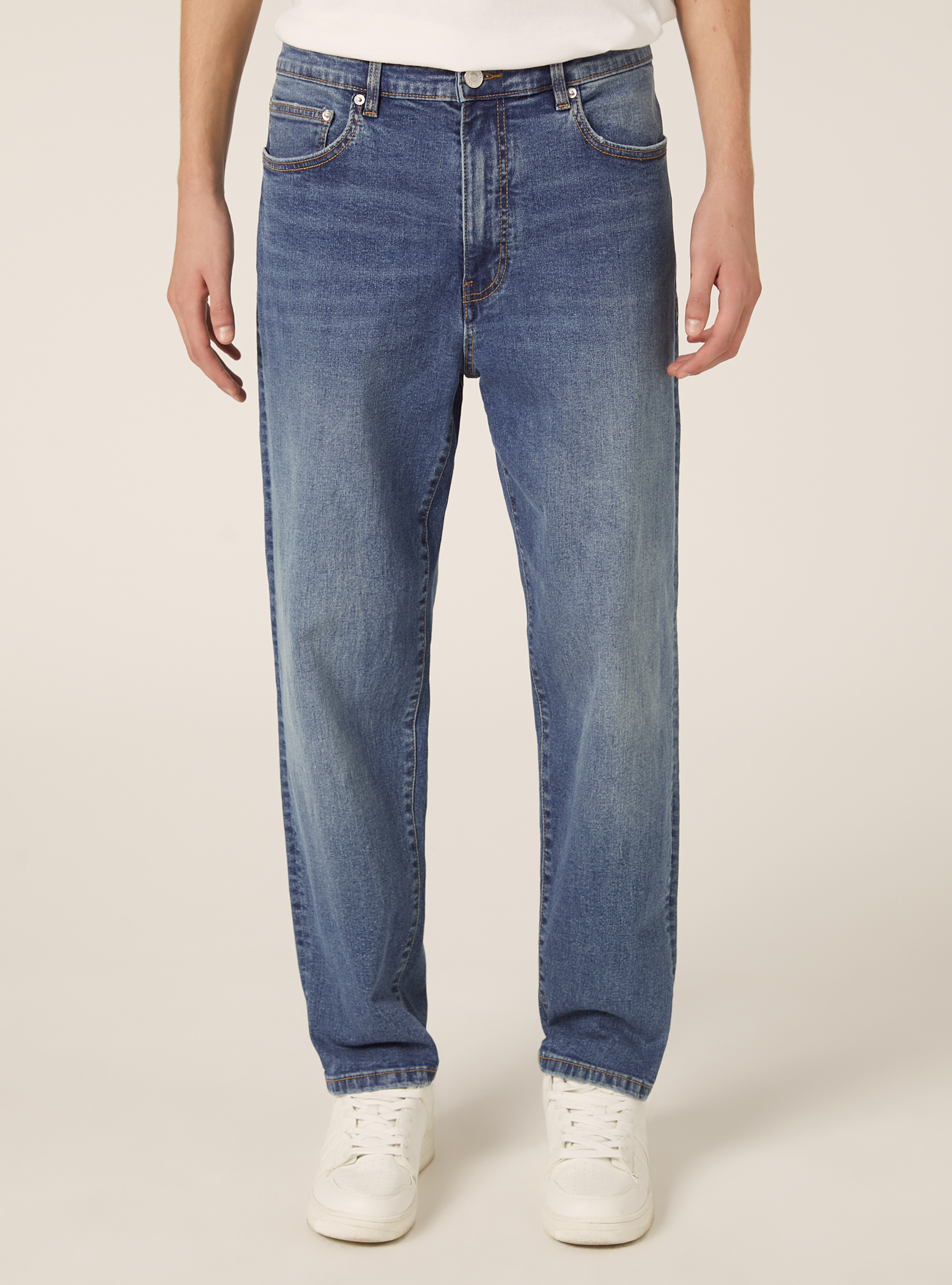Jeans coupe d&eacute;contract&eacute;e, D002 MEDIUM DARK BLUE