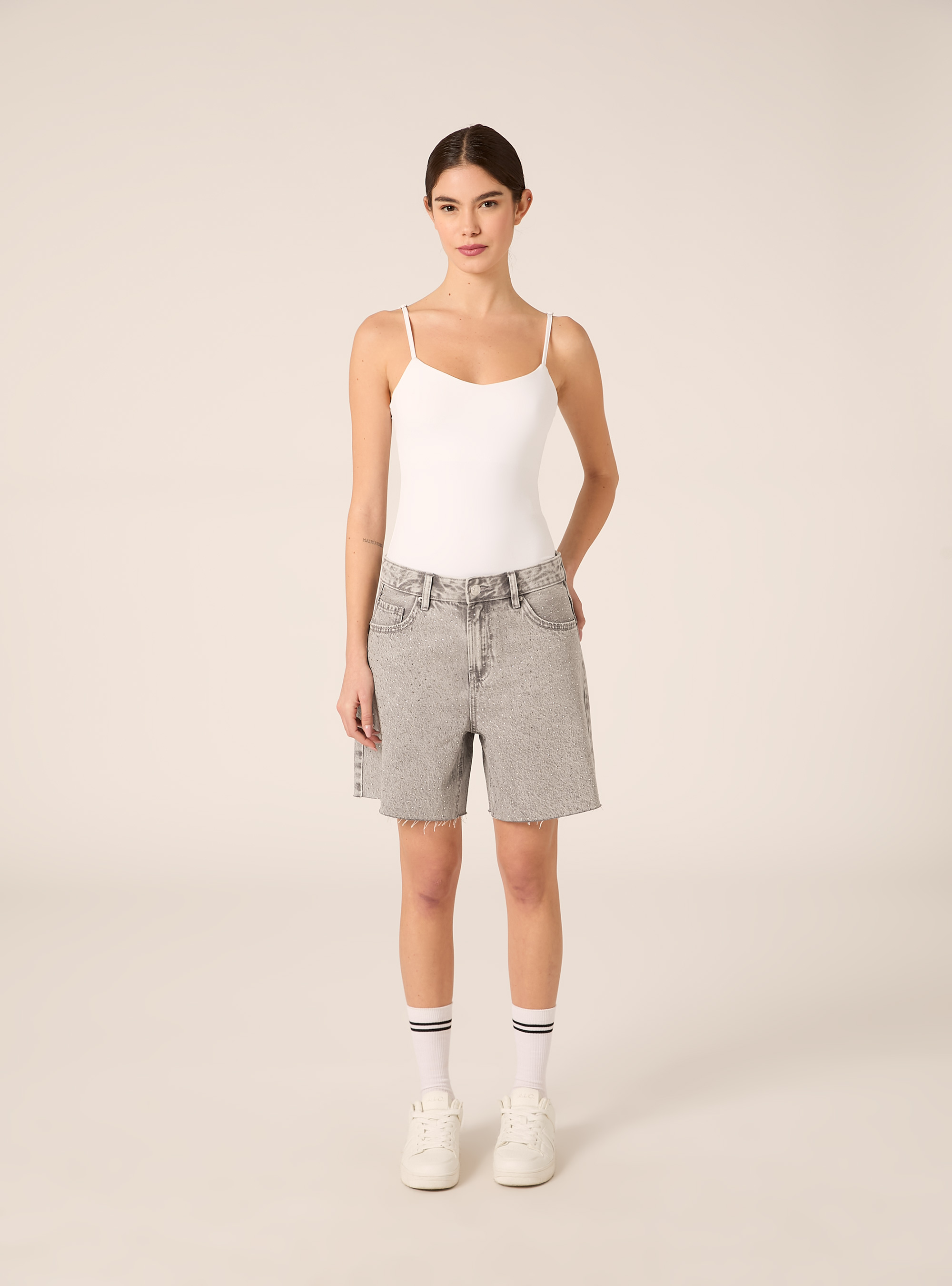 Shorts Vaqueros Longline con Estr&aacute;s, D00G GREY