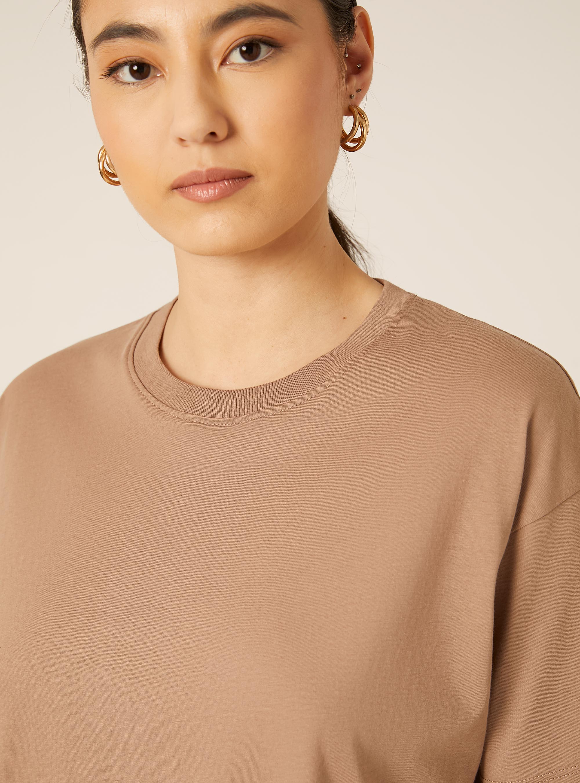 Basic Crew Neck Cropped T-Shirt, BR3 BROWN LIGHT