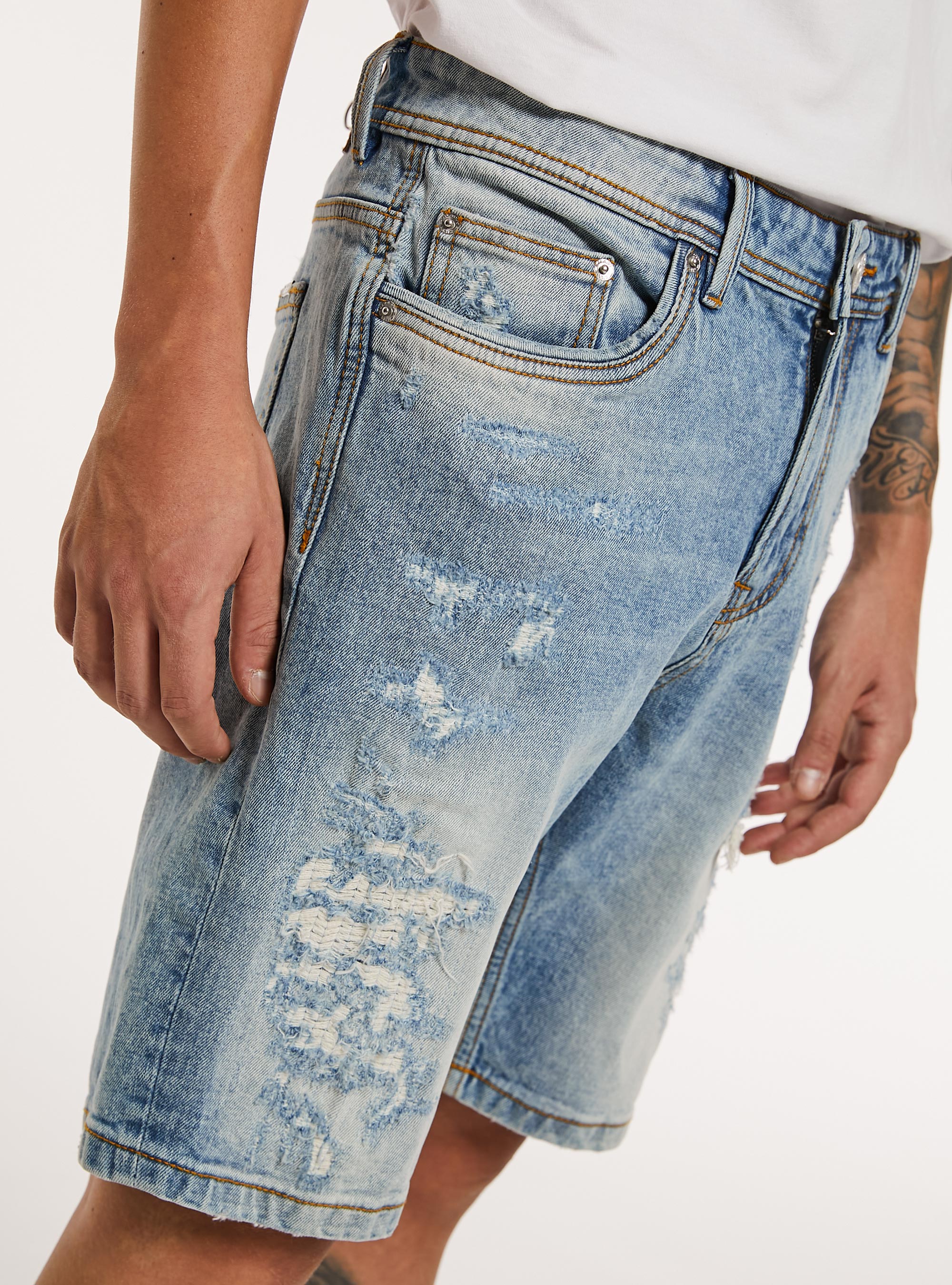 Slim Fit Stretch Denim Bermudas mit Rissen, D006 AZURE