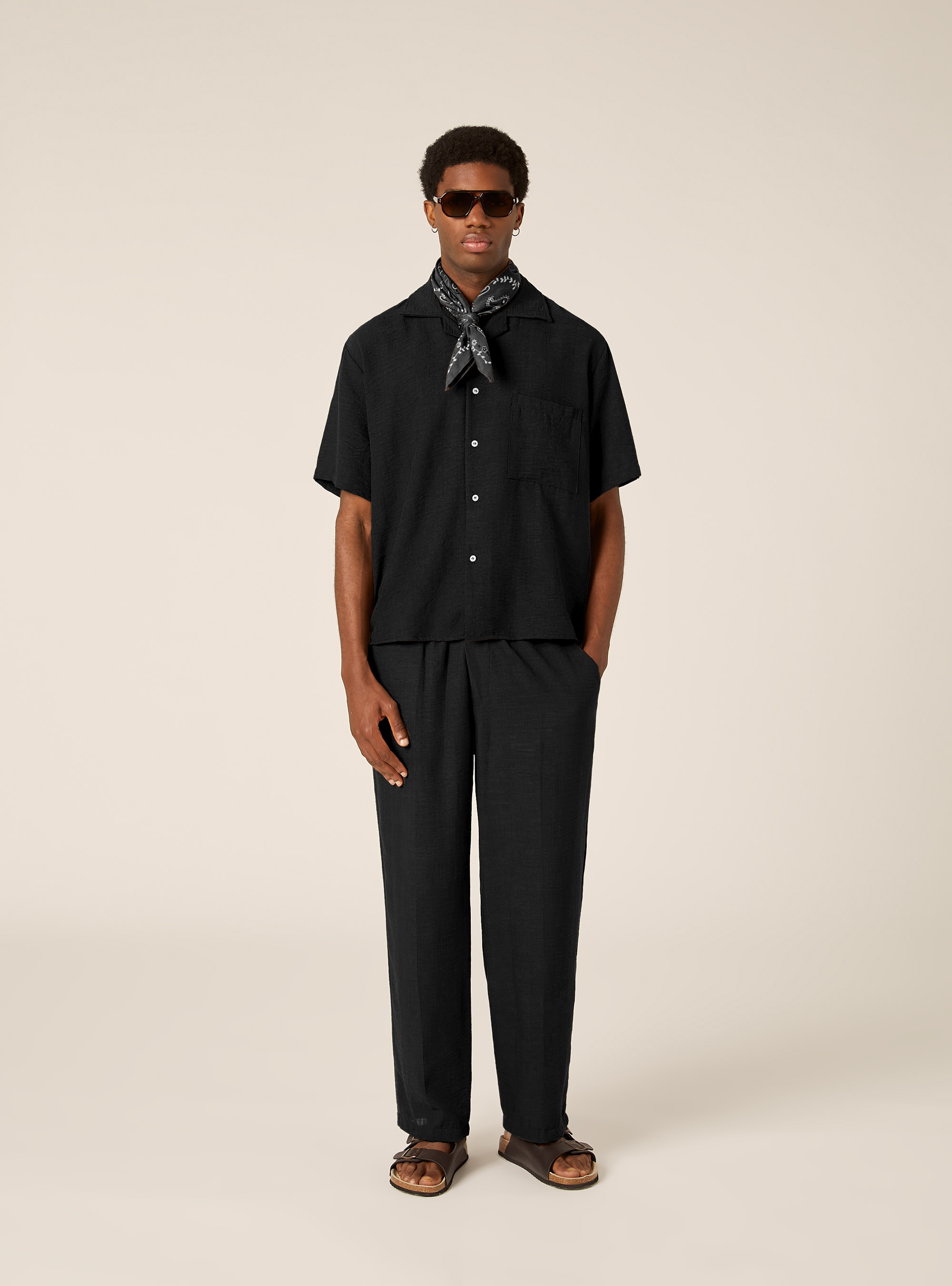 Kurzarmhemd aus Flammgarn-Gewebe, BK1 BLACK