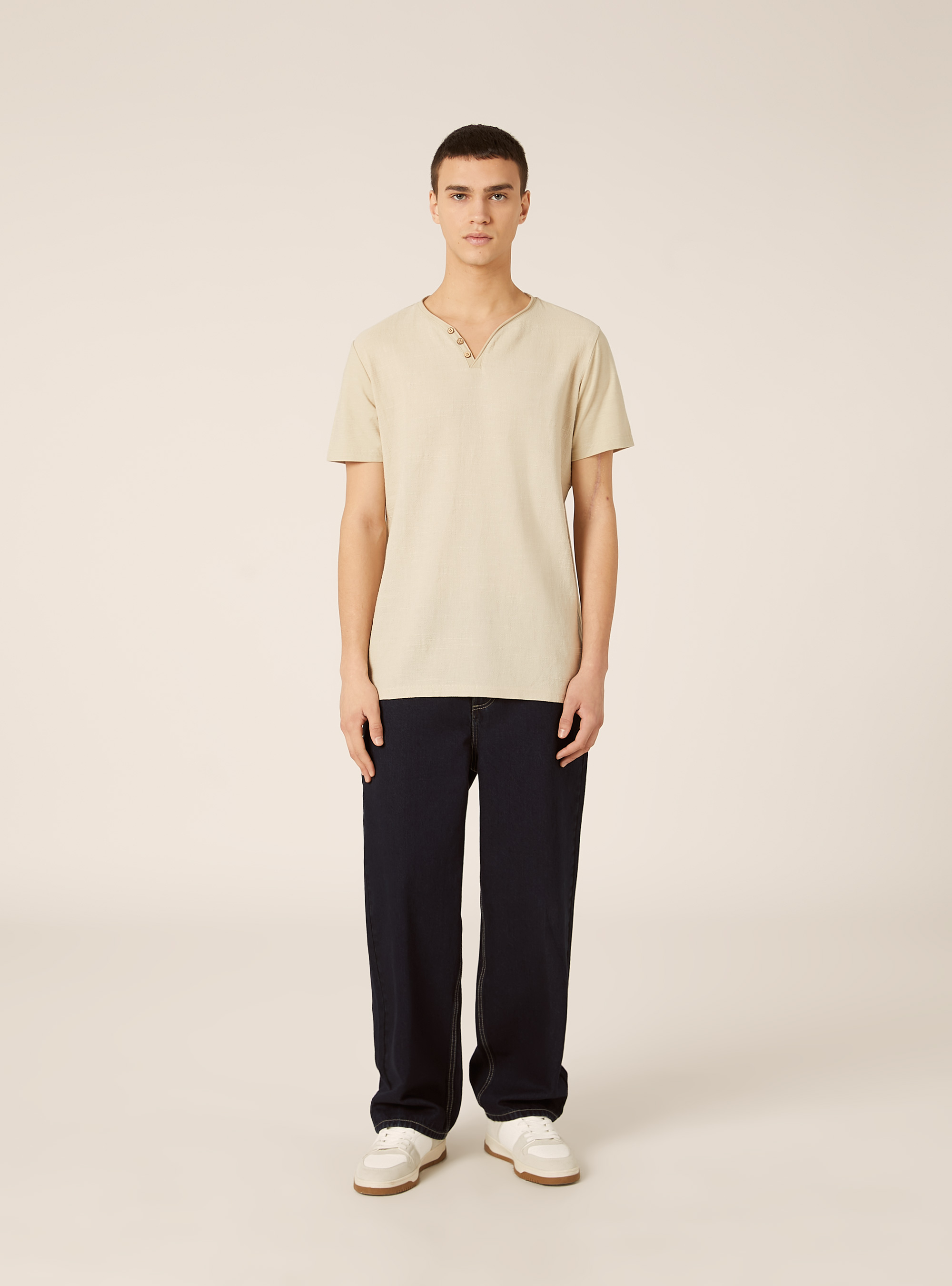 Maglietta in misto lino con scollo a V, BEIGE CHIARO