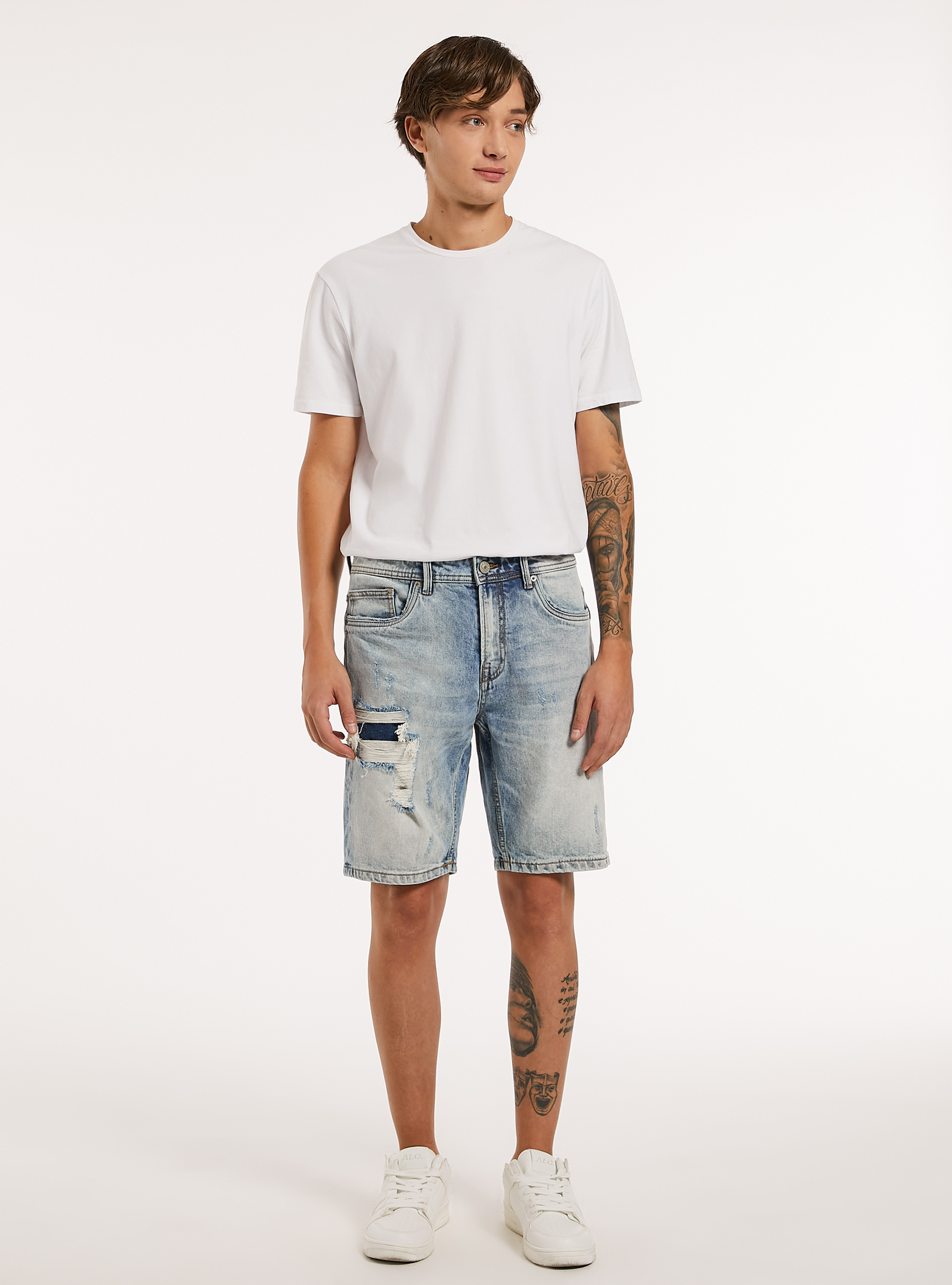 Slim Fit Stretch Denim Bermudas mit Rissen, D005 LIGHT BLUE