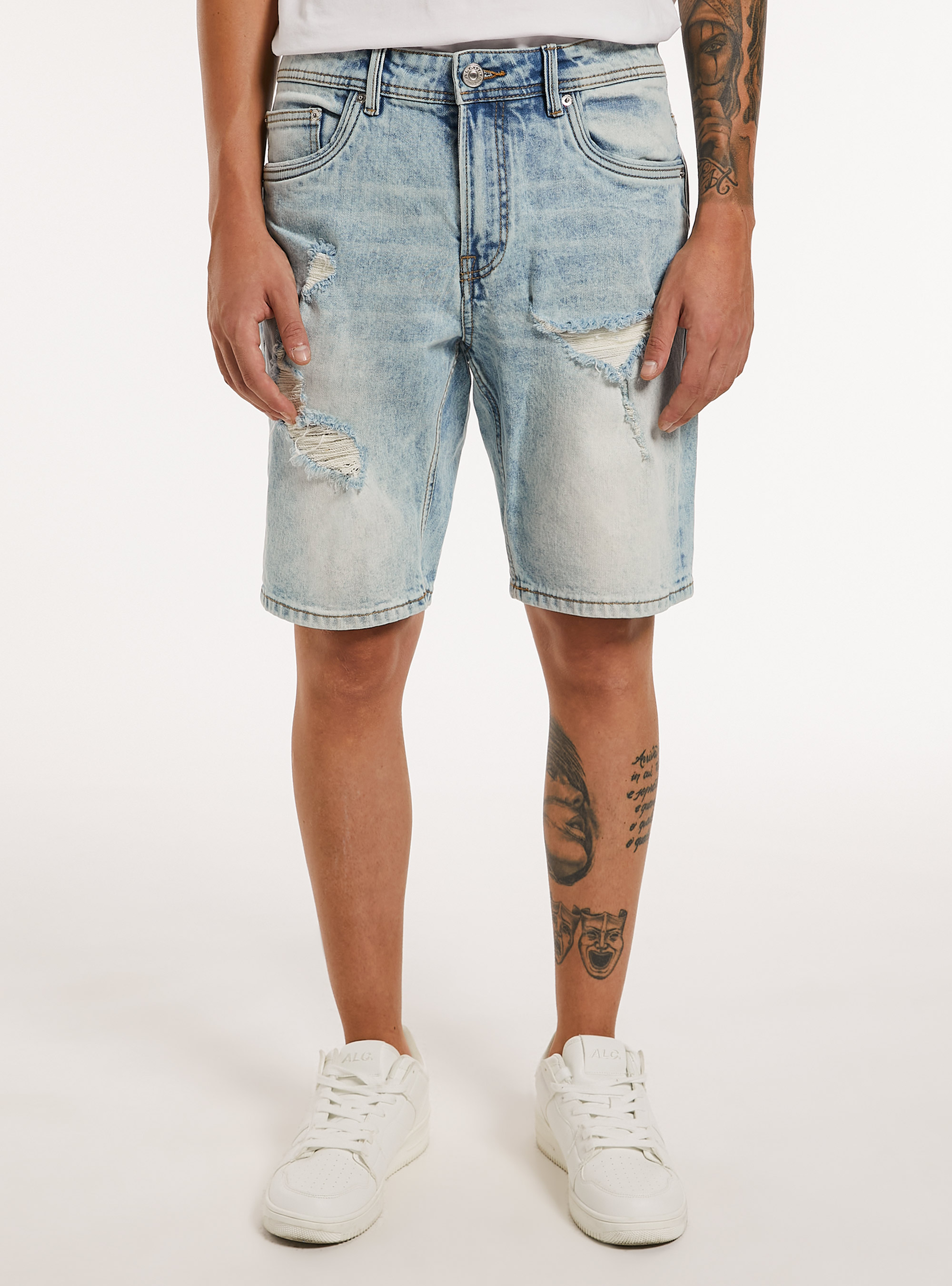 Bermuda in denim stretch slim fit con strappi, D007 LIGHT AZURE