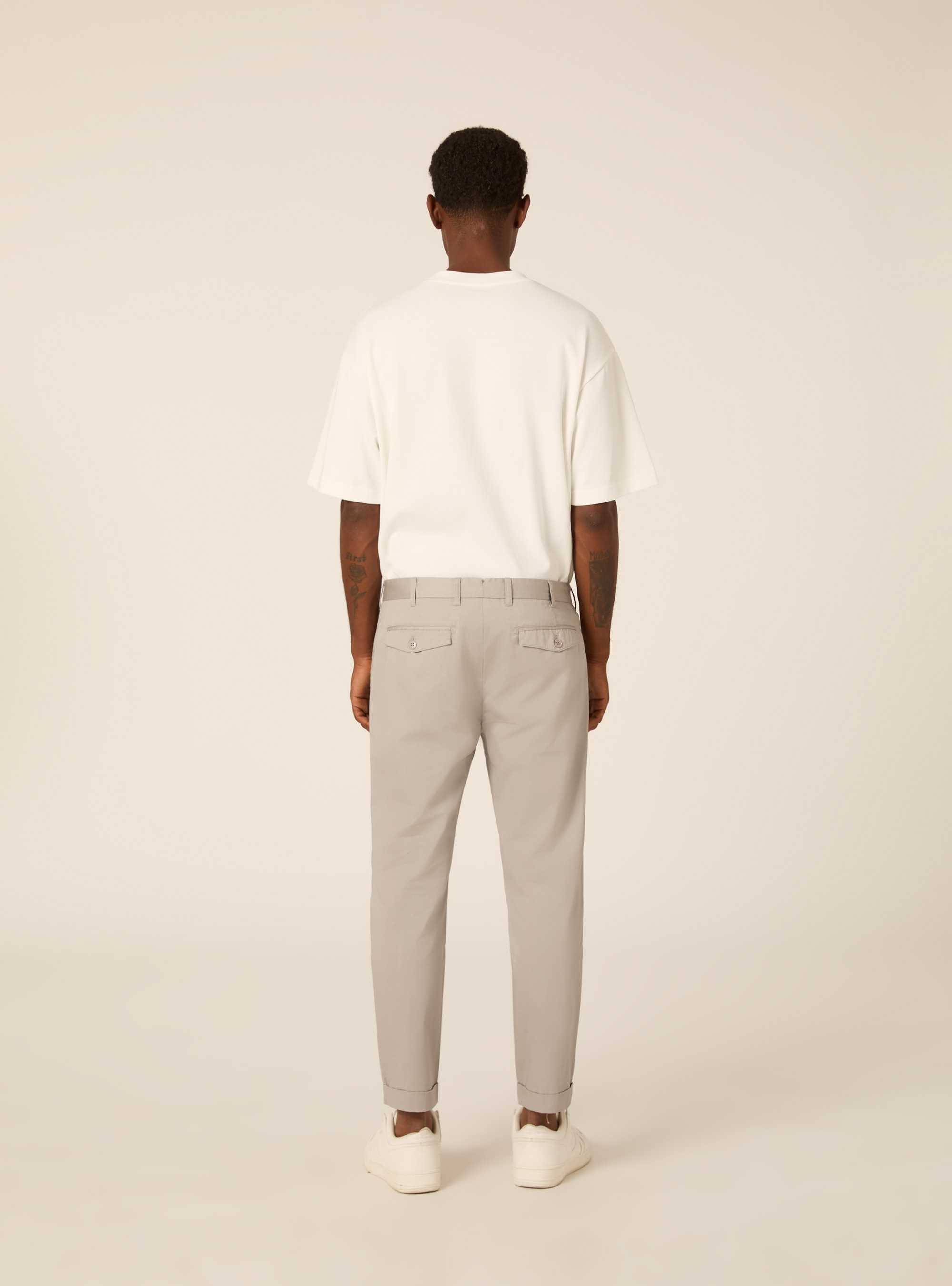 Verk&uuml;rzte Slim-Fit-Chnohose mit Bundfalten, GY3 GREY LIGHT