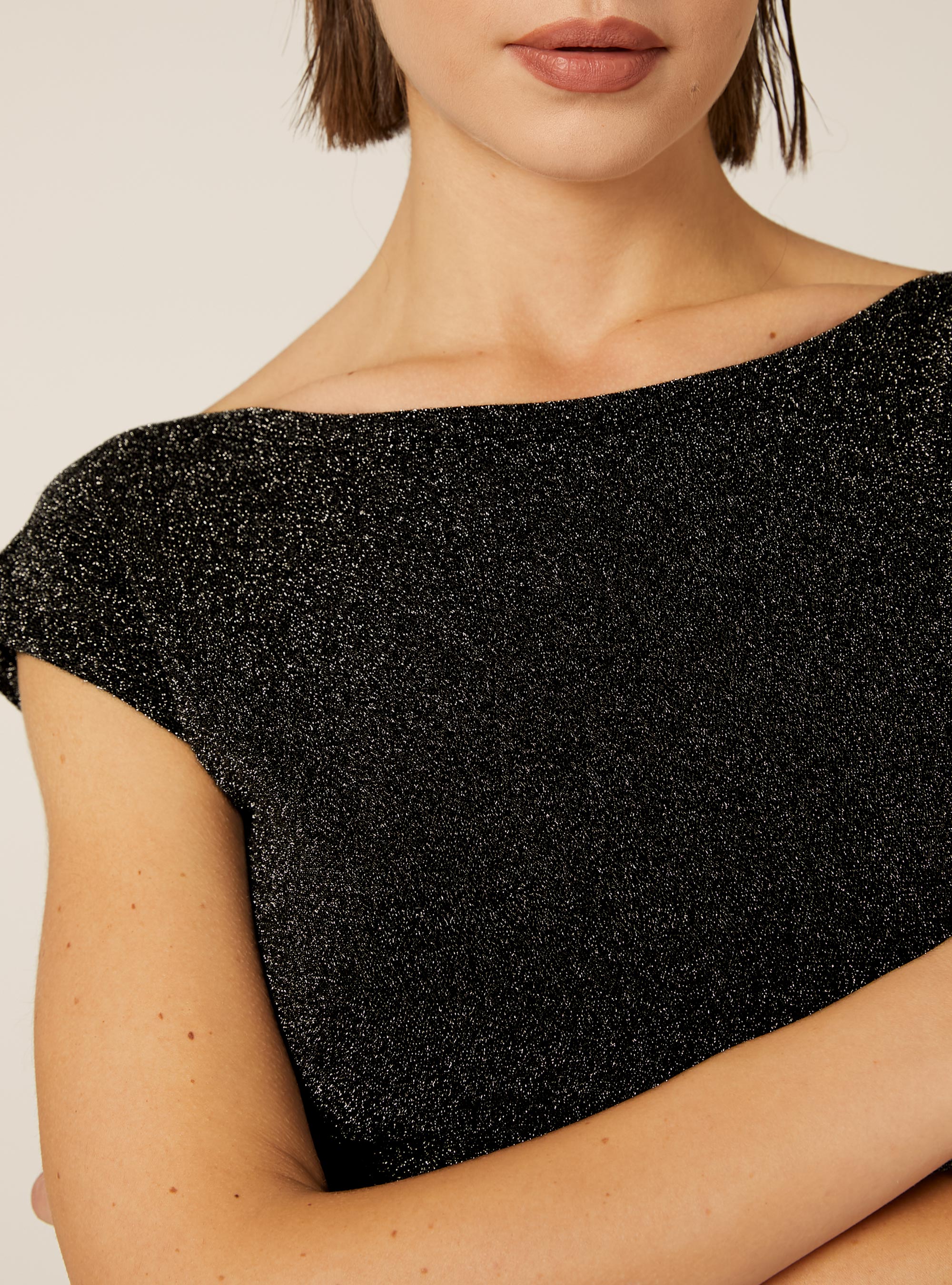 Metallic T-shirt with open back, BK1 BLACK