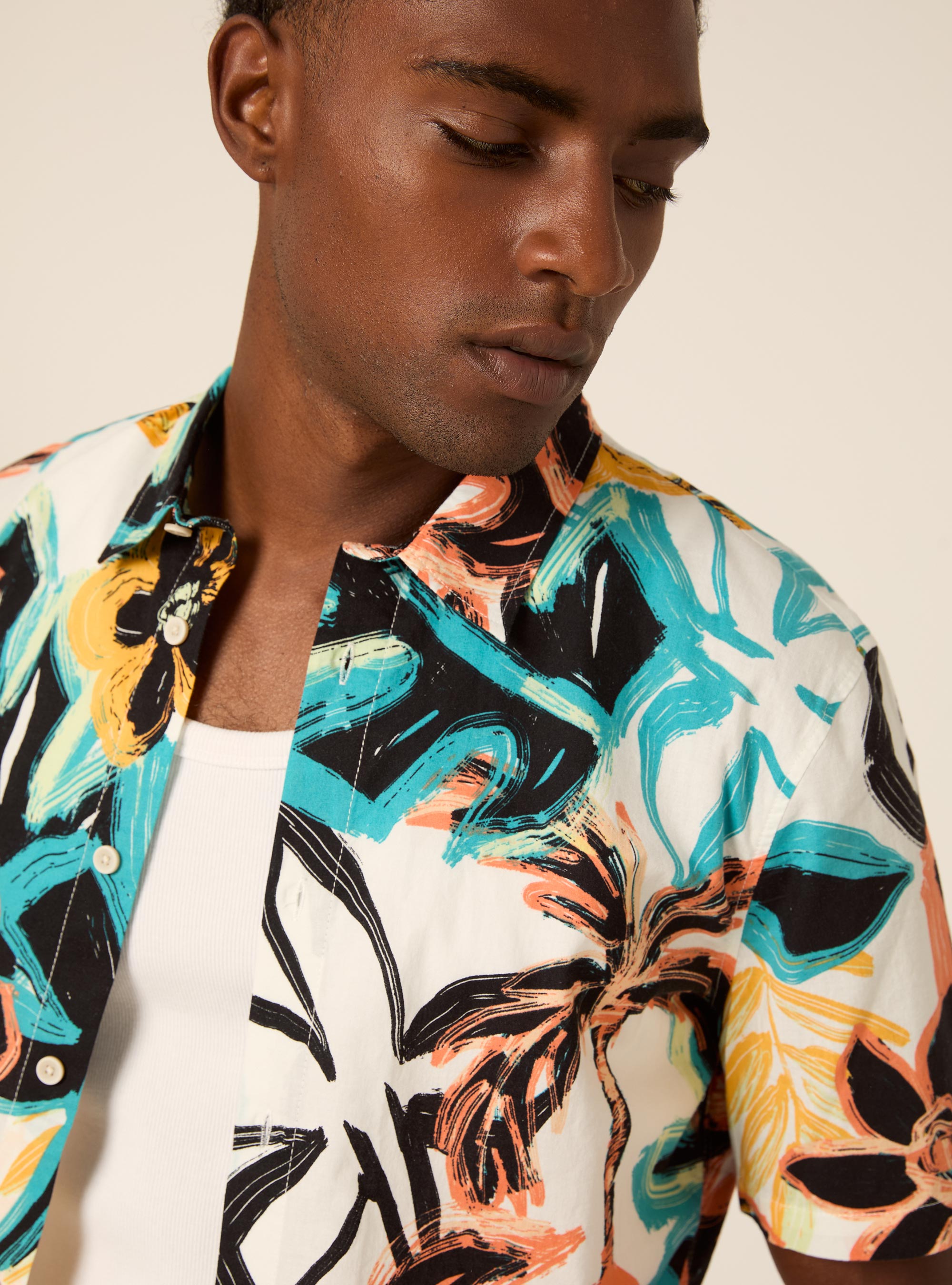 Camisa de Manga Corta con Estampado Tropical, WH1 OFF WHITE