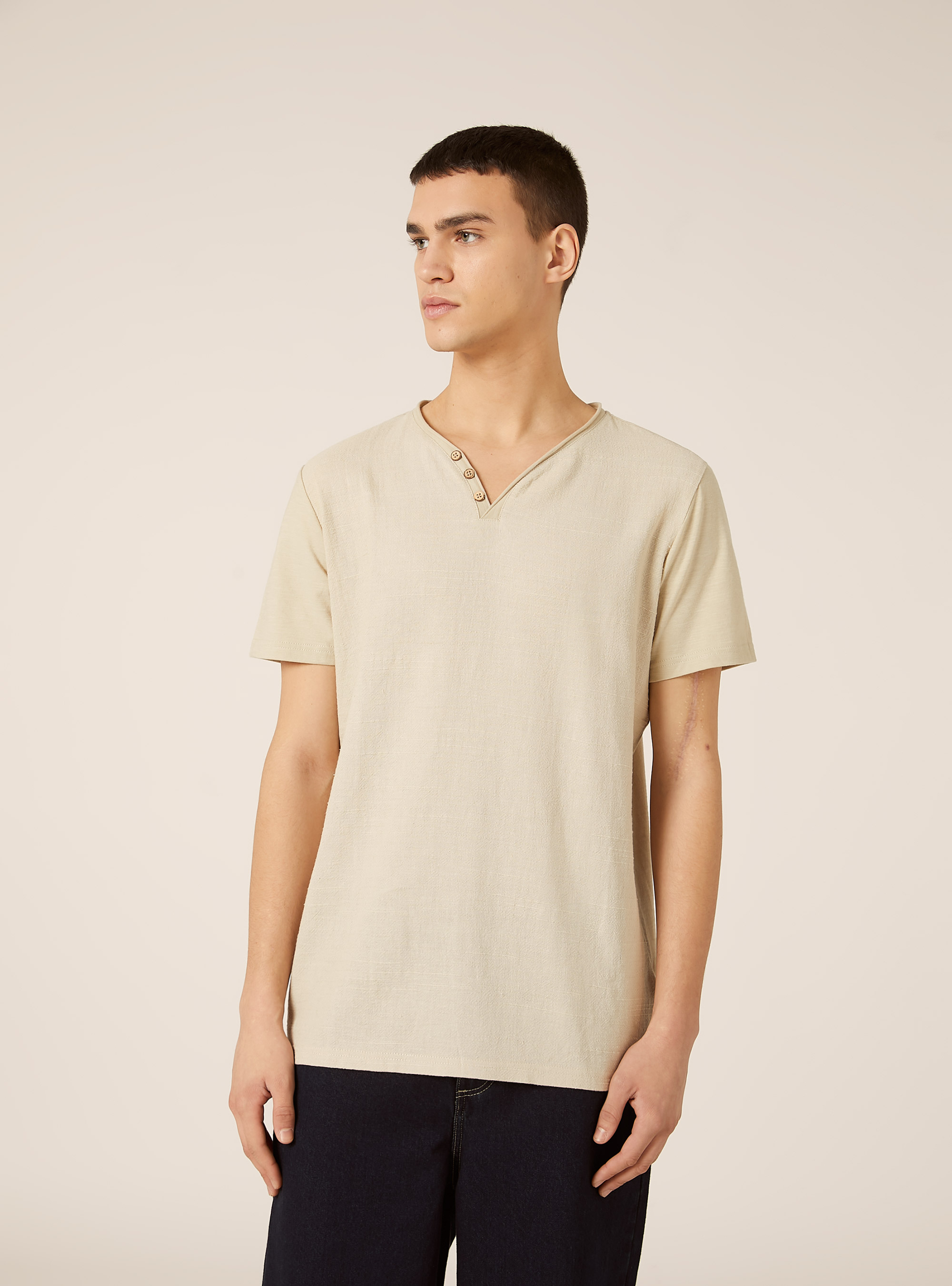 Maglietta in misto lino con scollo a V, BEIGE CHIARO