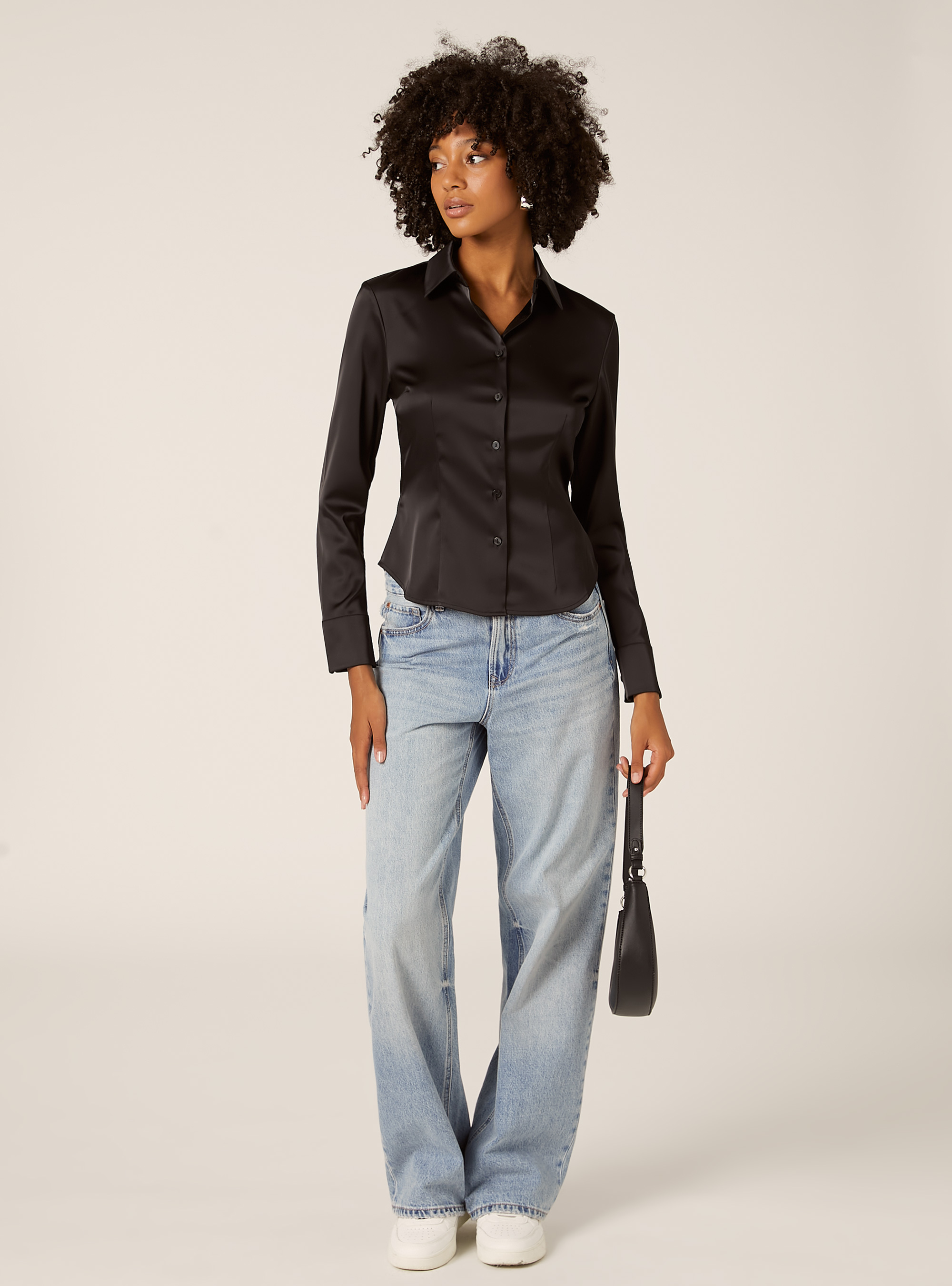 Chemise ajust&eacute;e en satin, BK1 BLACK