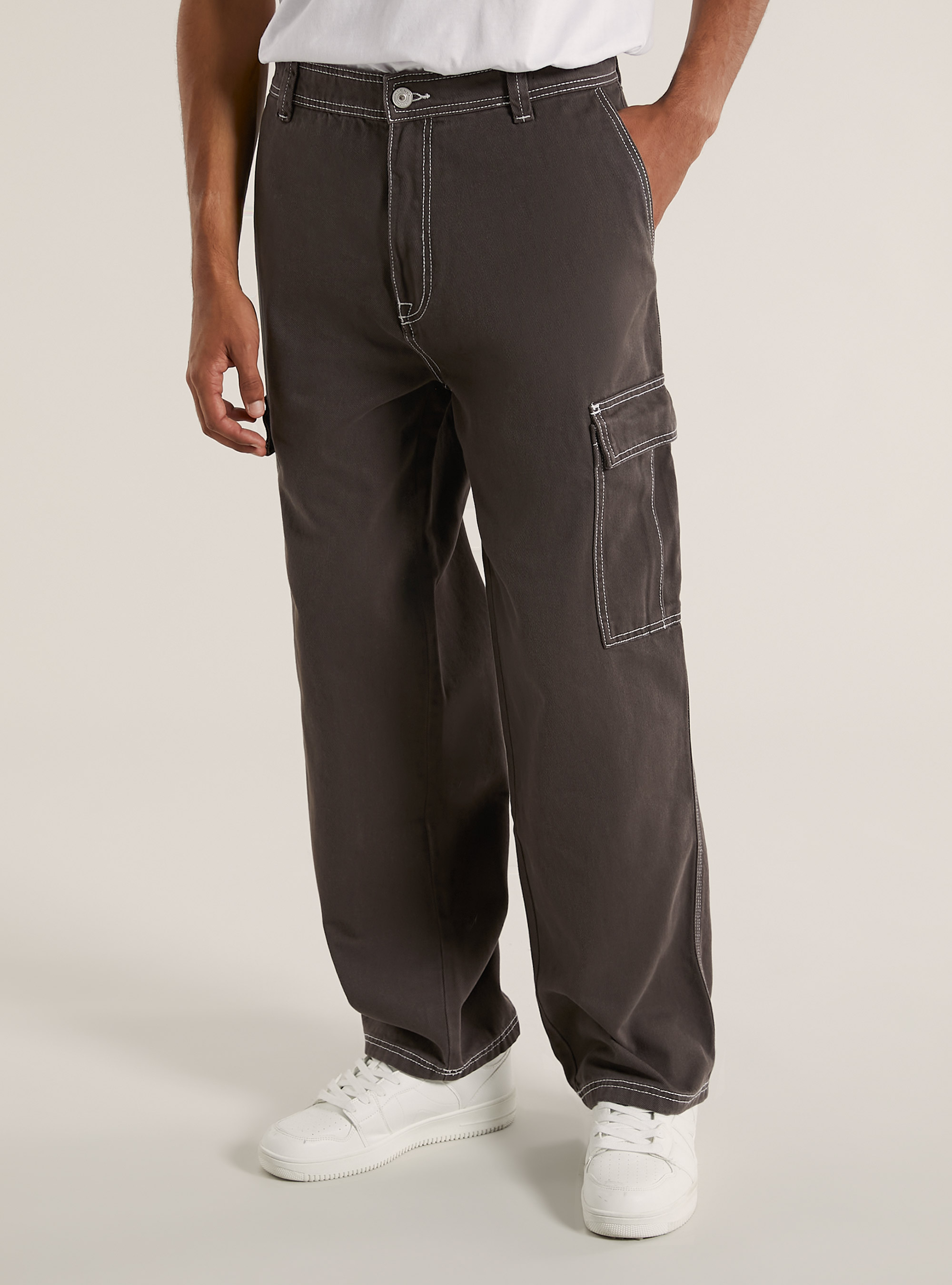 Pantalon cargo avec coutures contrast&eacute;es, BR2 BROWN MEDIUM