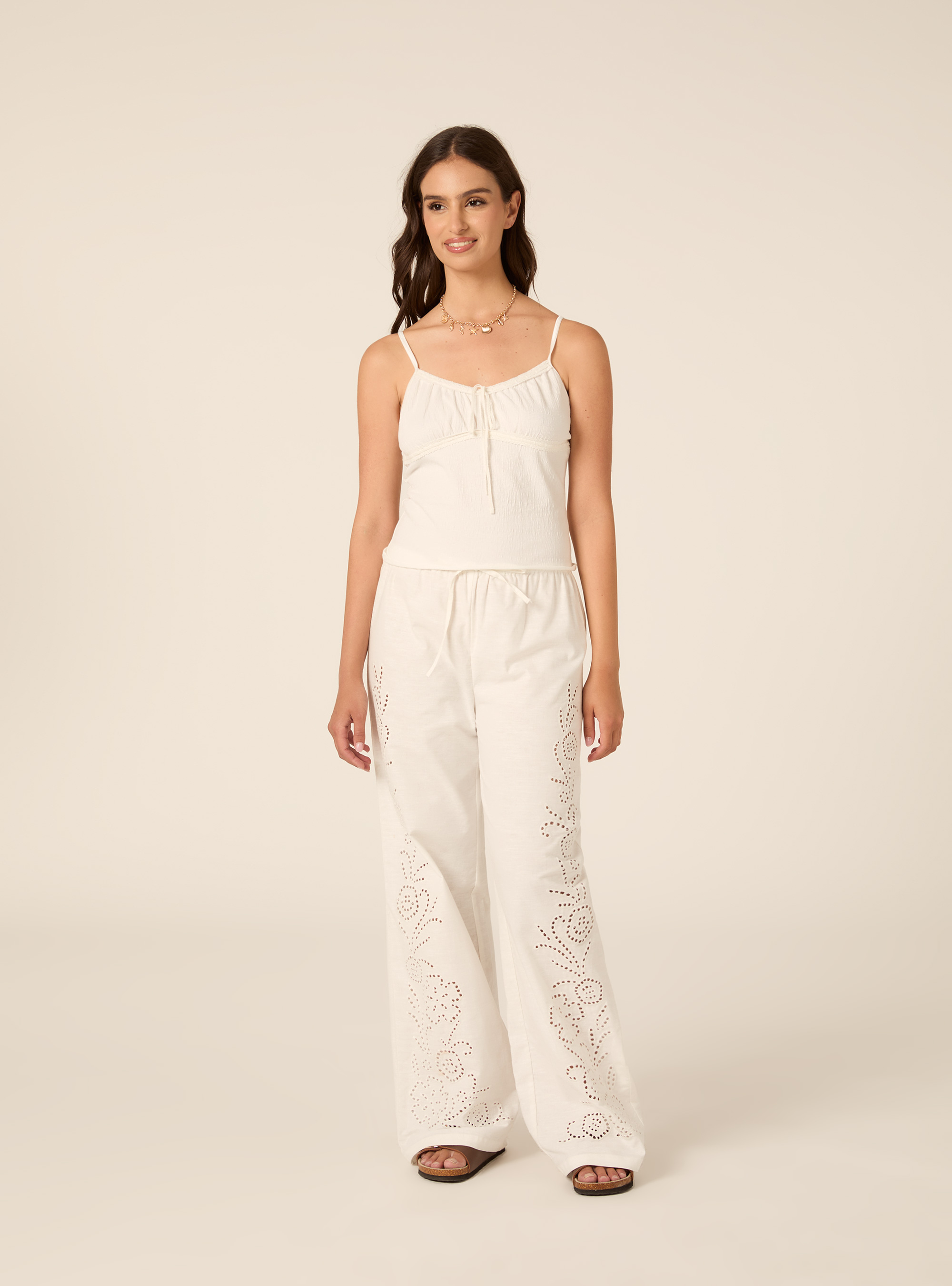 Top Caraco &agrave; Fines Bretelles et Encolure Fronc&eacute;e, WH3 WHITE