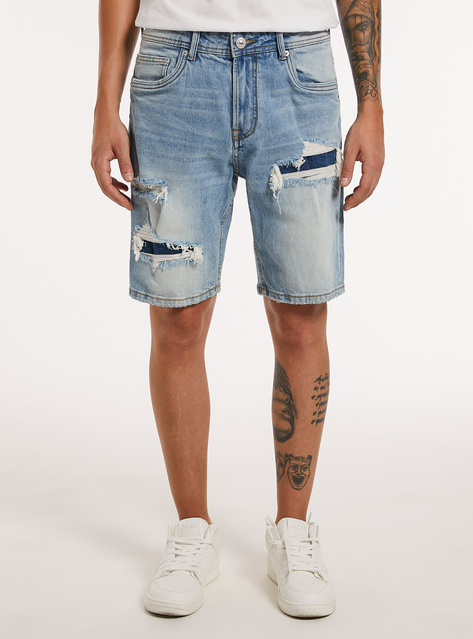Slim Fit Stretch Denim Bermudas mit Rissen, D004 MEDIUM LIGHT BLUE