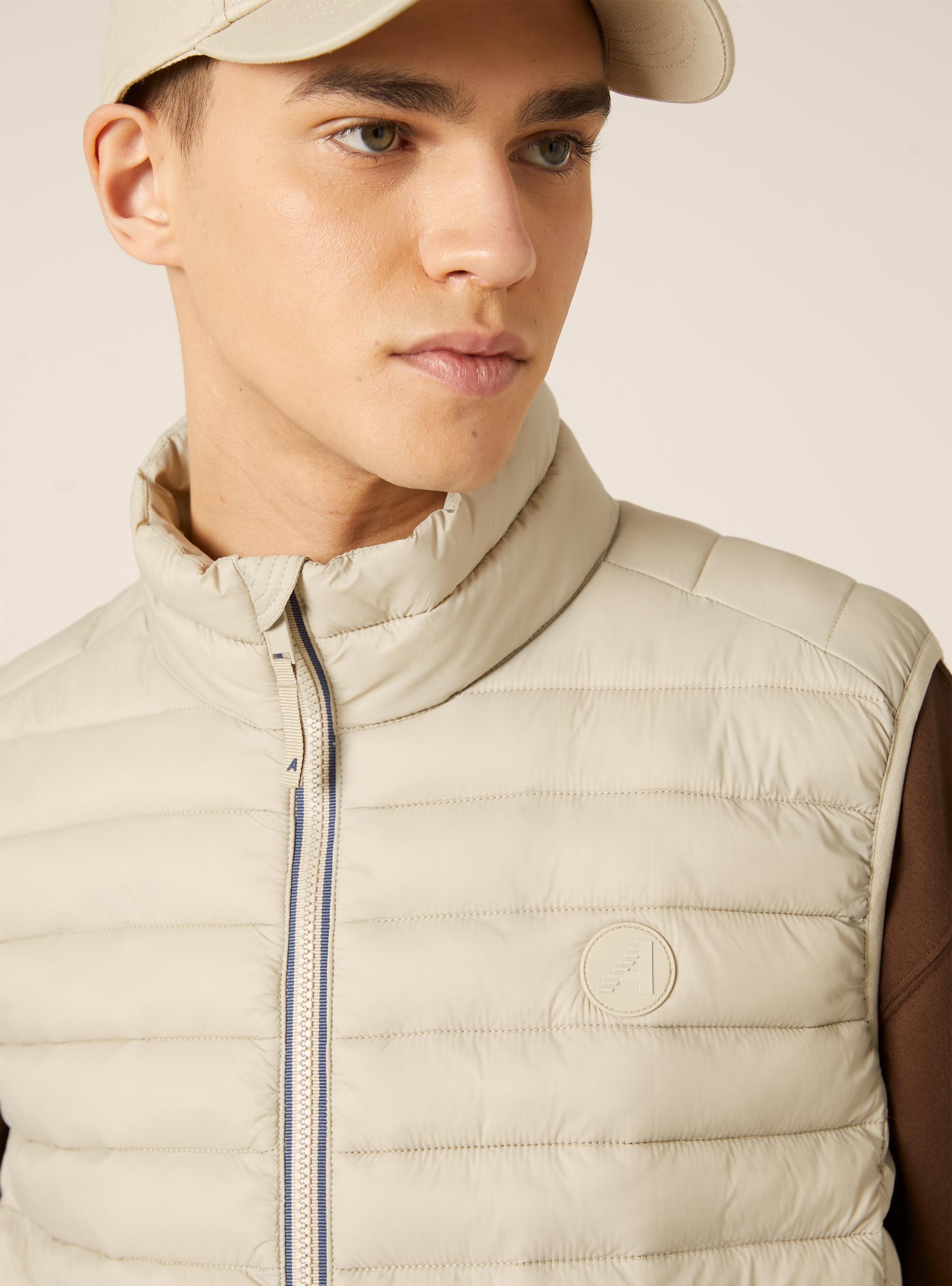 Padded sleeveless jacket with contrasting zip, CR3 CREAM LIGHT