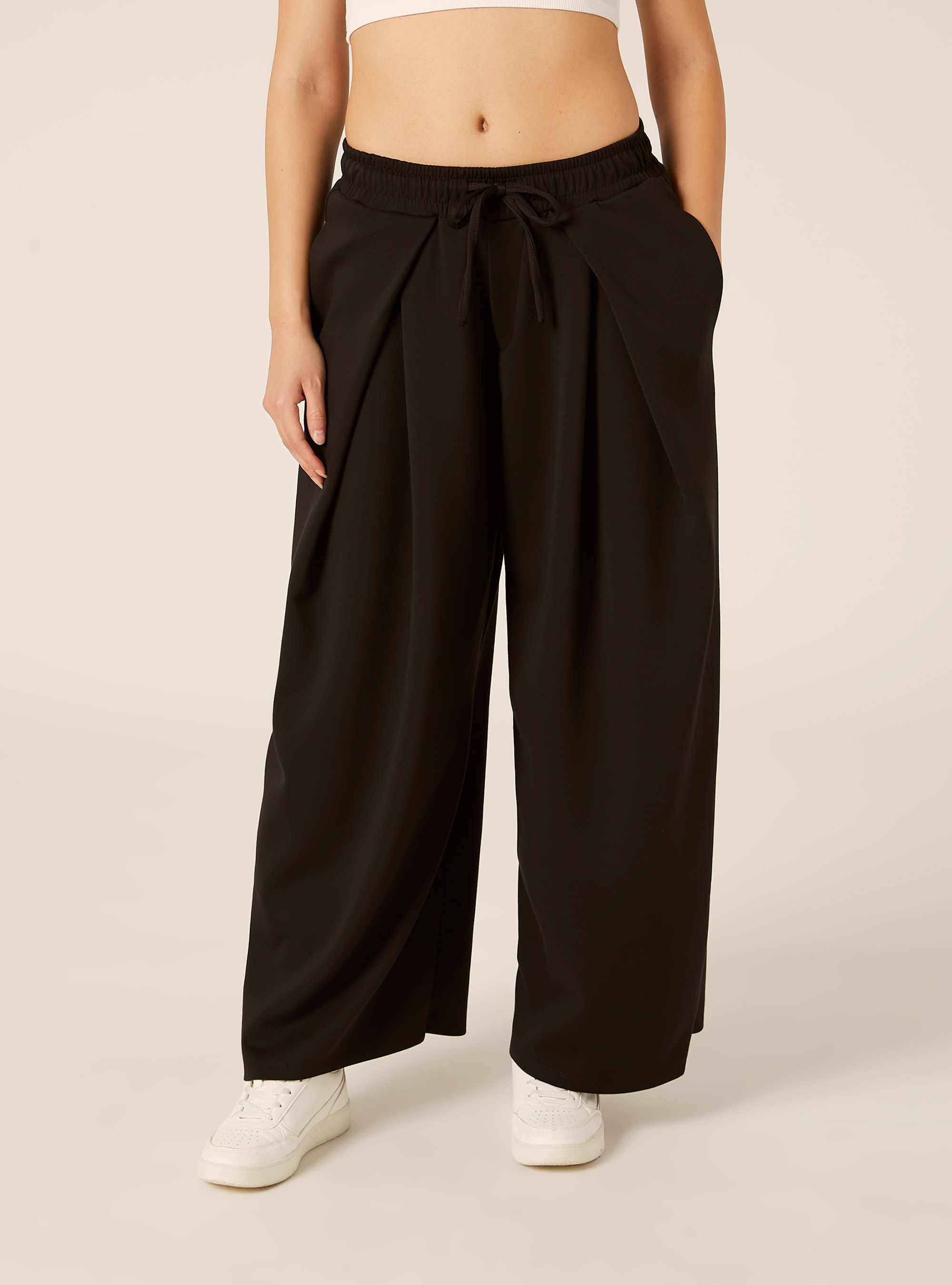 Pantal&oacute;n de scuba barrel fit con pinzas, BK1 BLACK