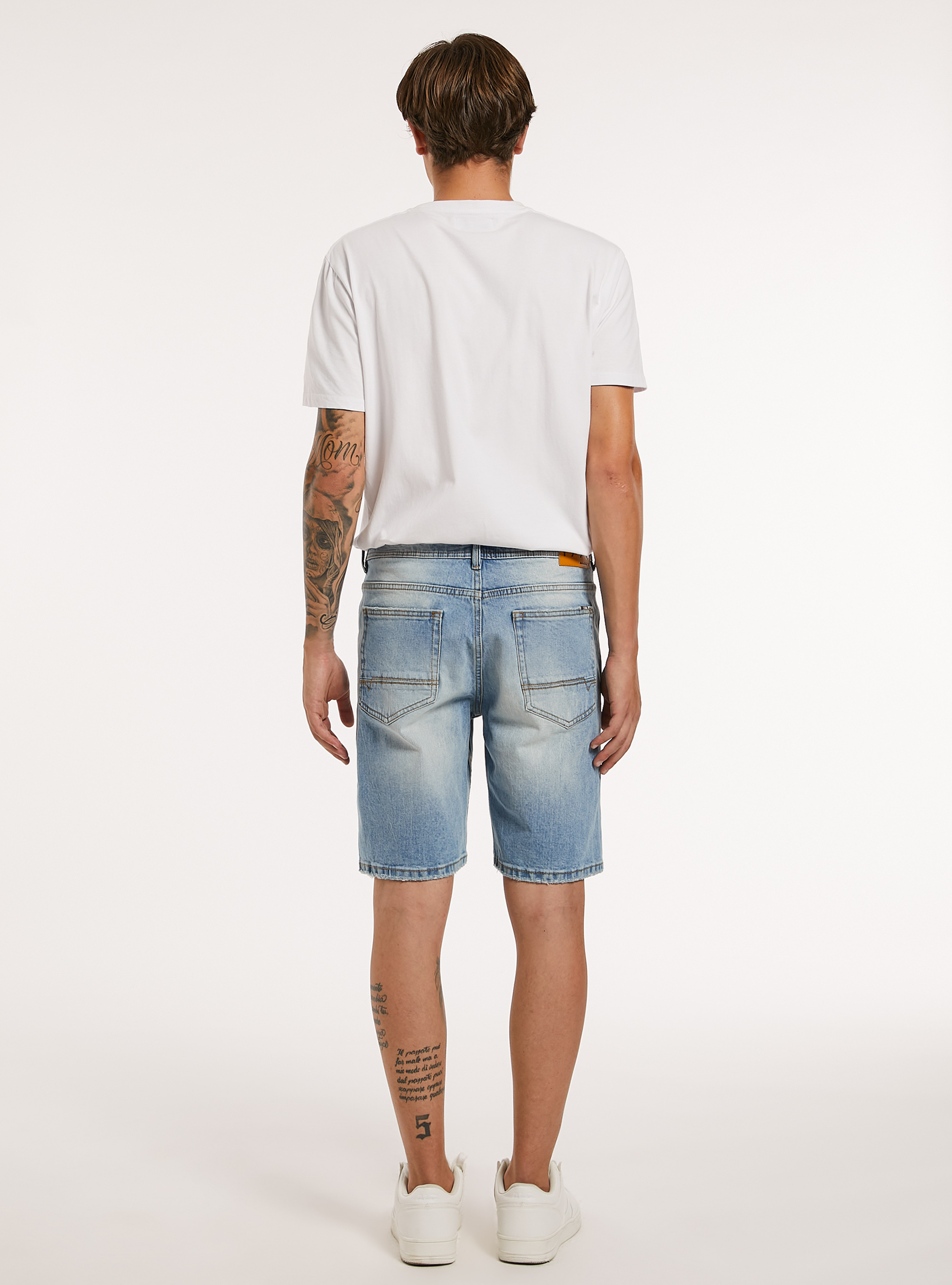 Slim Fit Stretch Denim Bermudas mit Rissen, D004 MEDIUM LIGHT BLUE