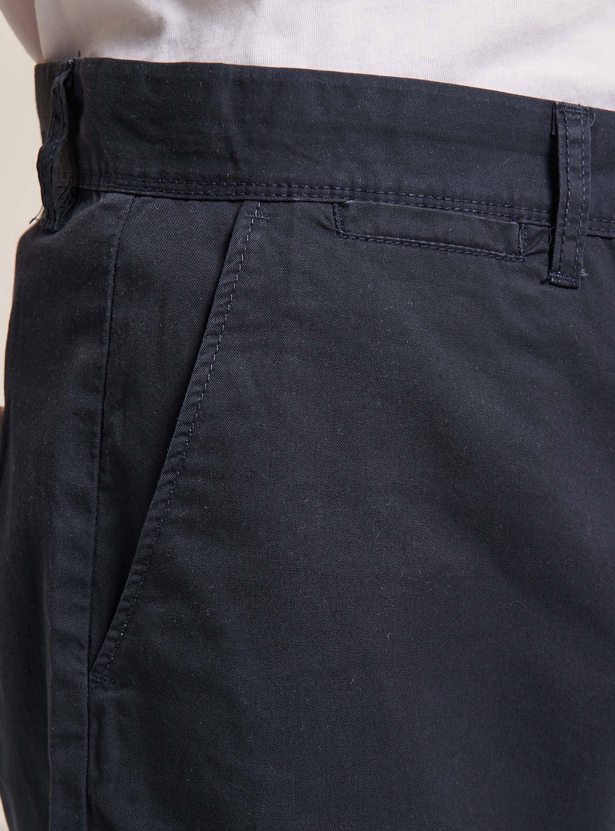 Bermudas de sarga de ajuste liso, NA1 NAVY DARK