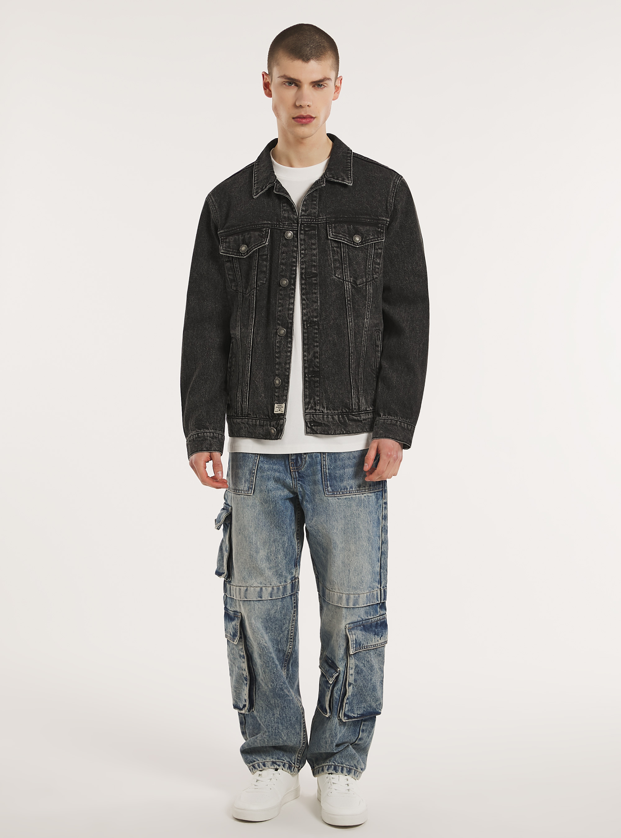Veste en denim &agrave; coupe r&eacute;guli&egrave;re, D000 BLACK
