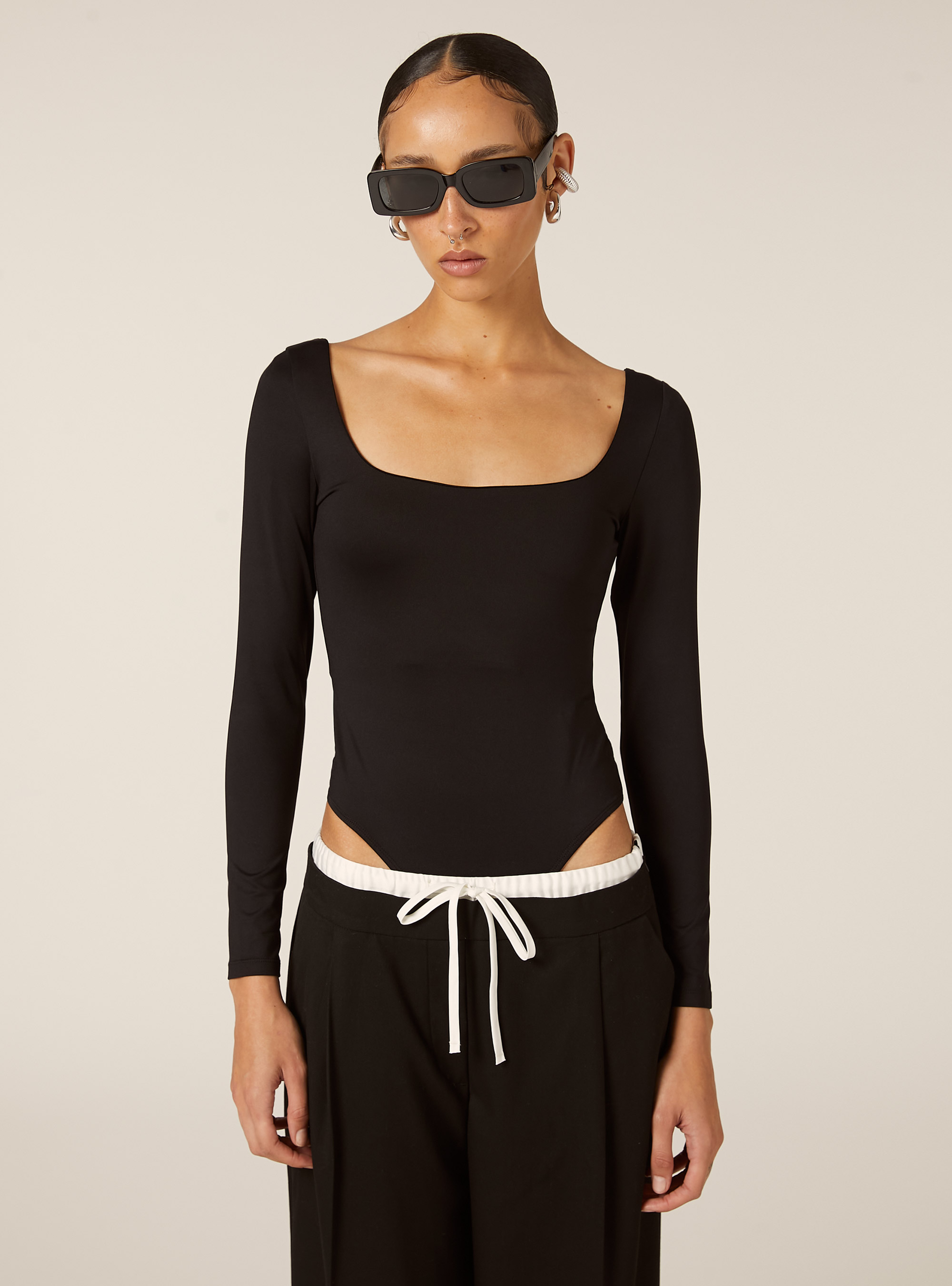 Body &eacute;lastique &agrave; encolure carr&eacute;e, BK1 BLACK