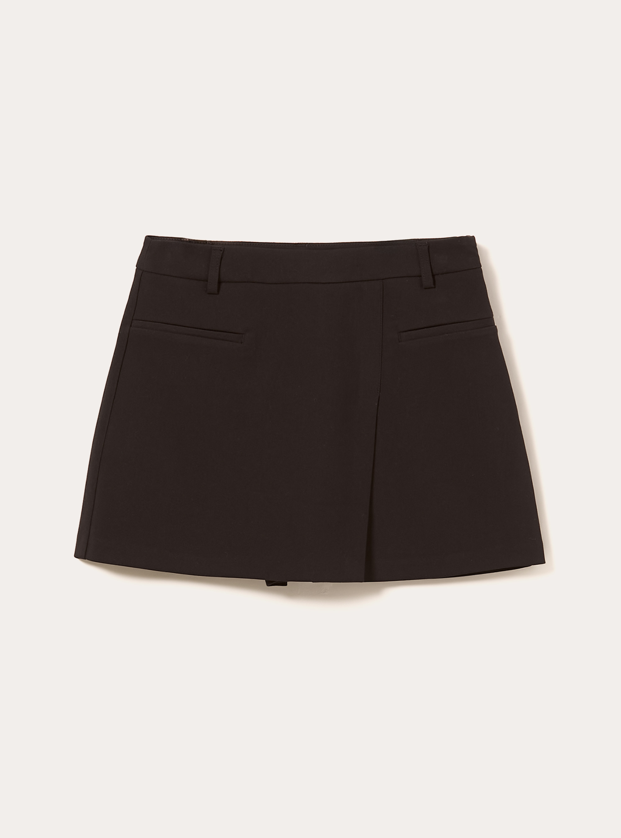 Jupe-short crois&eacute;e unie, BK1 BLACK