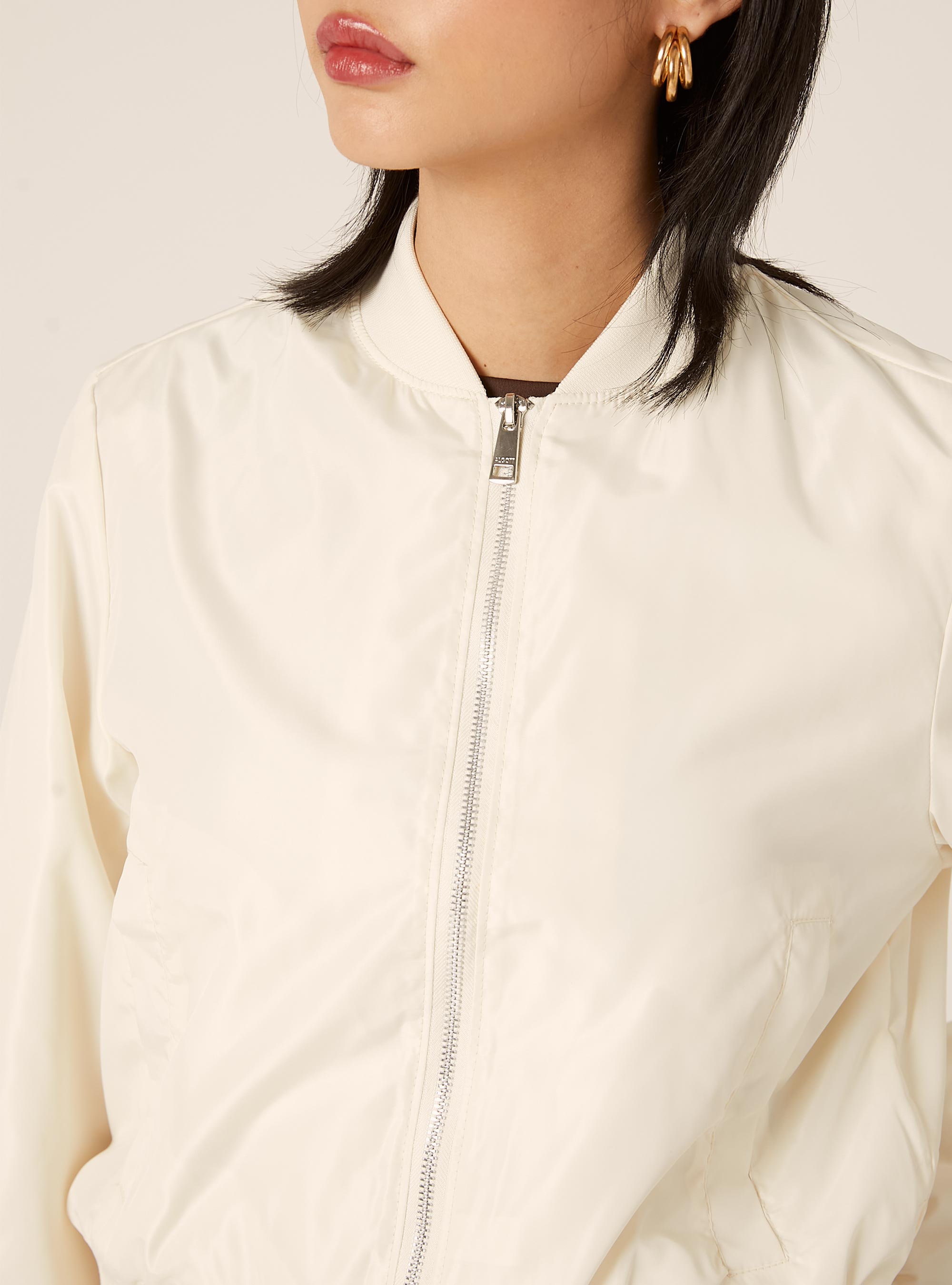 Shiny boxy fit bomber jacket, WH1 OFF WHITE