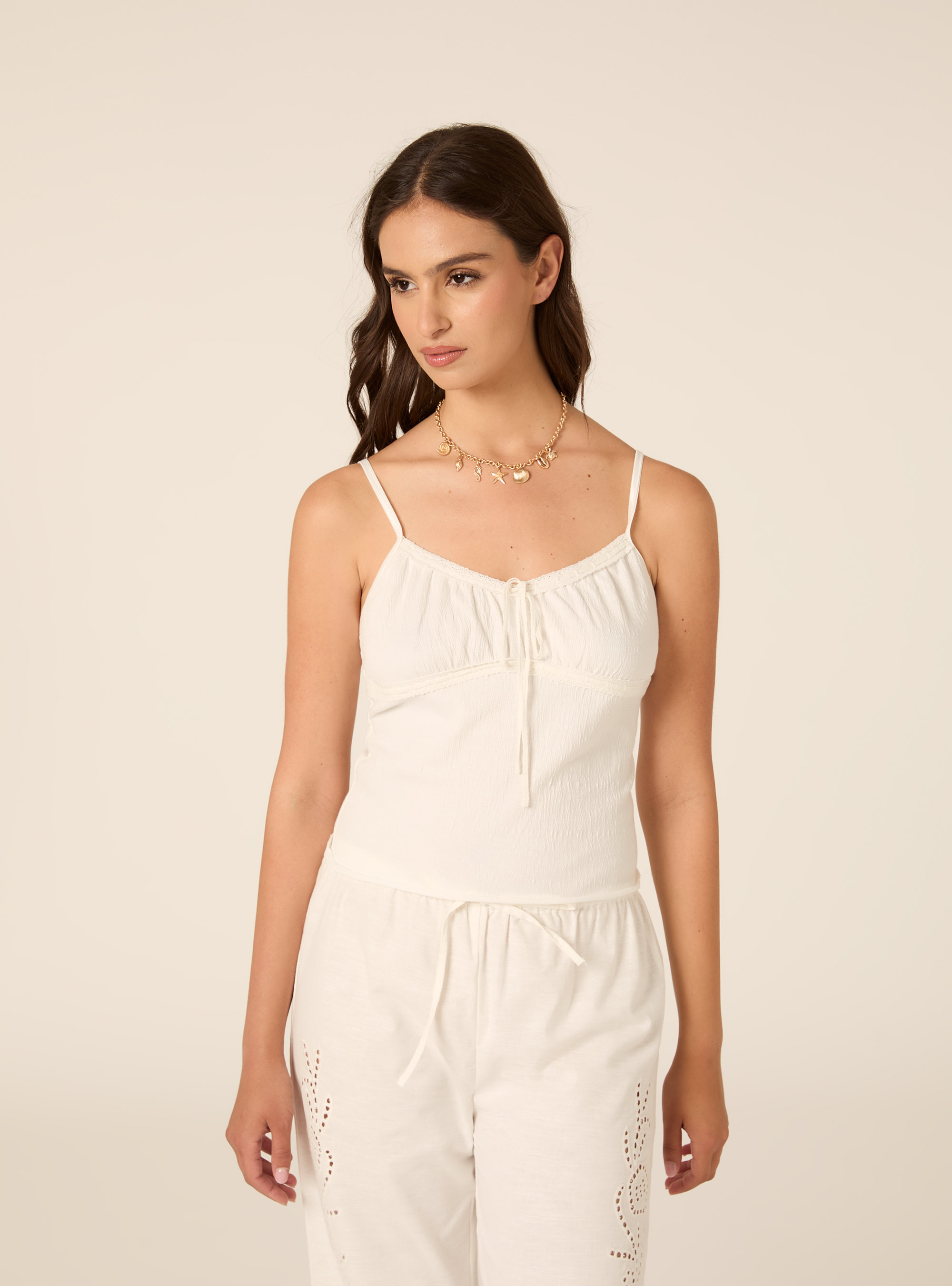 Top Caraco &agrave; Fines Bretelles et Encolure Fronc&eacute;e, WH3 WHITE