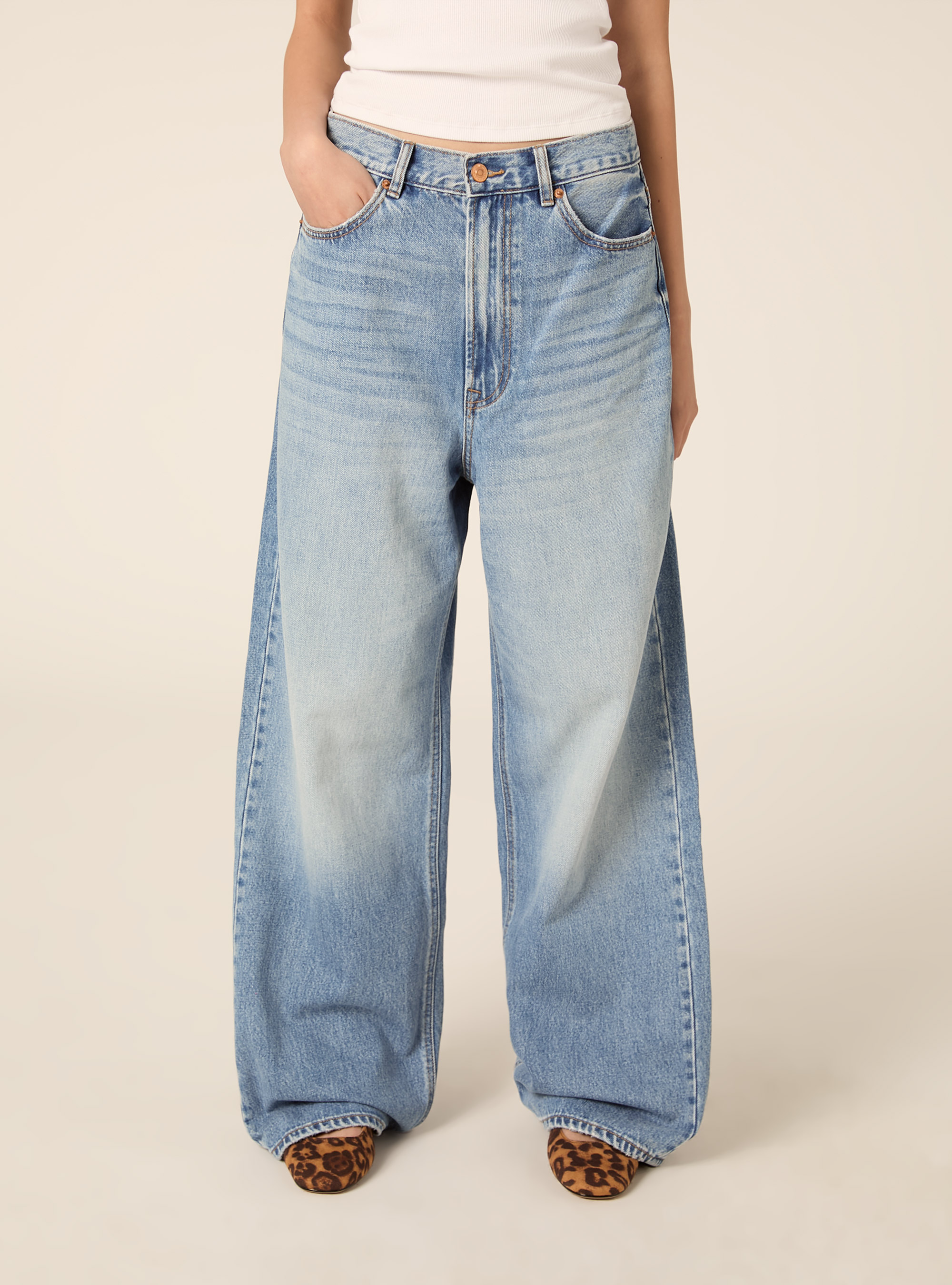 Mid-rise wide-leg jeans, D003 MEDIUM BLUE