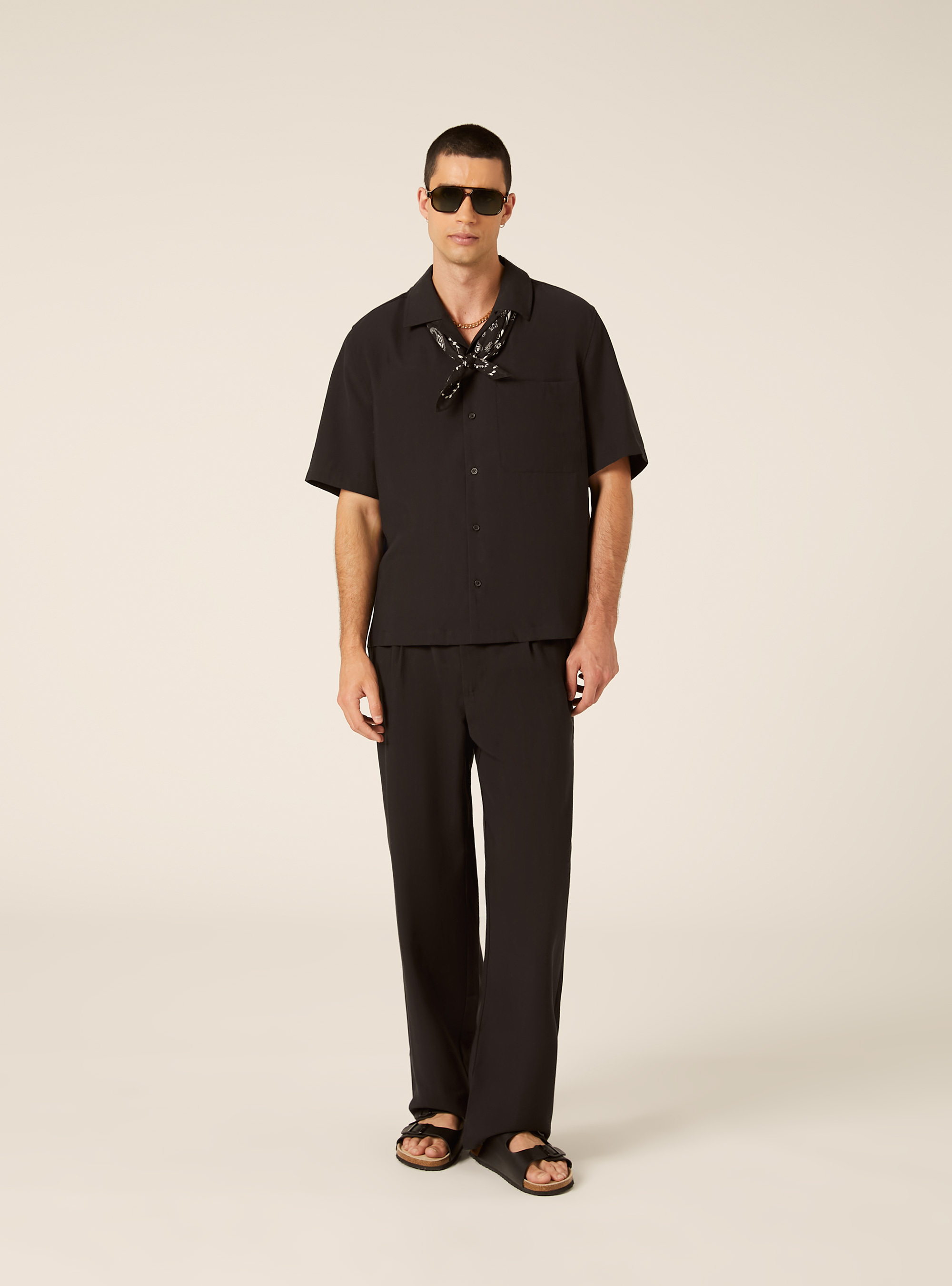 Weich flie&szlig;endes Kurzarmhemd, BK1 BLACK