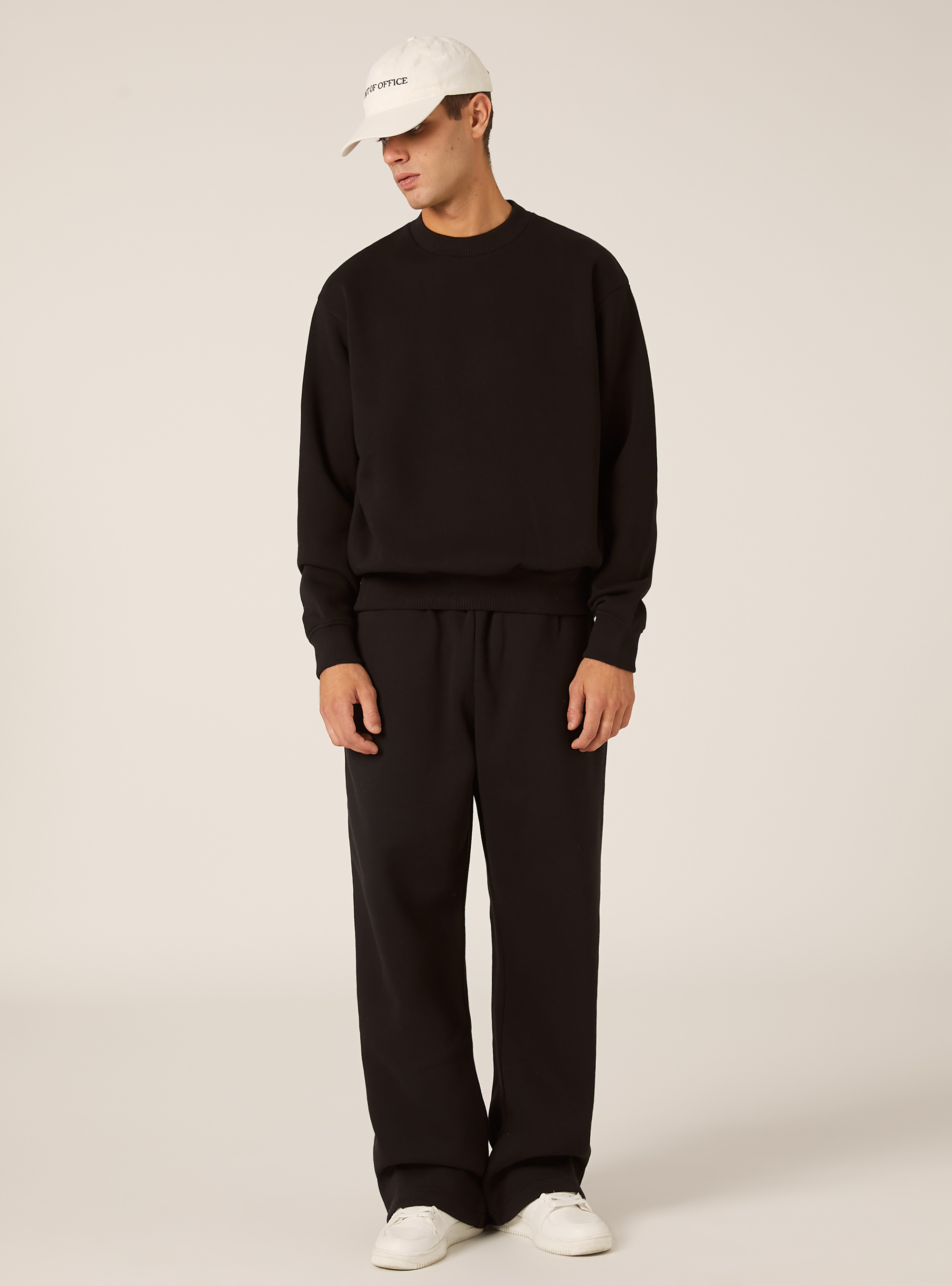 Sweat-shirt &agrave; col rond et coupe carr&eacute;e, BK1 BLACK